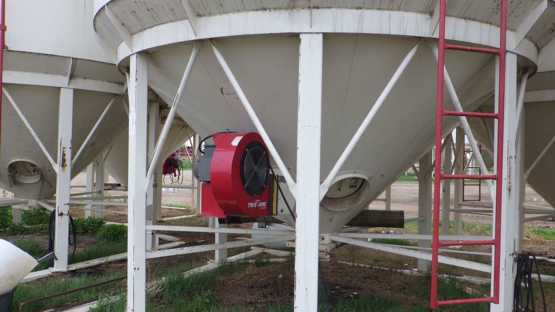 Meridian (Friesen) Grain Bin model 1620CE app 4000 bushel bin smoothskin epoxy lined, incl aeration - Image 4 of 5