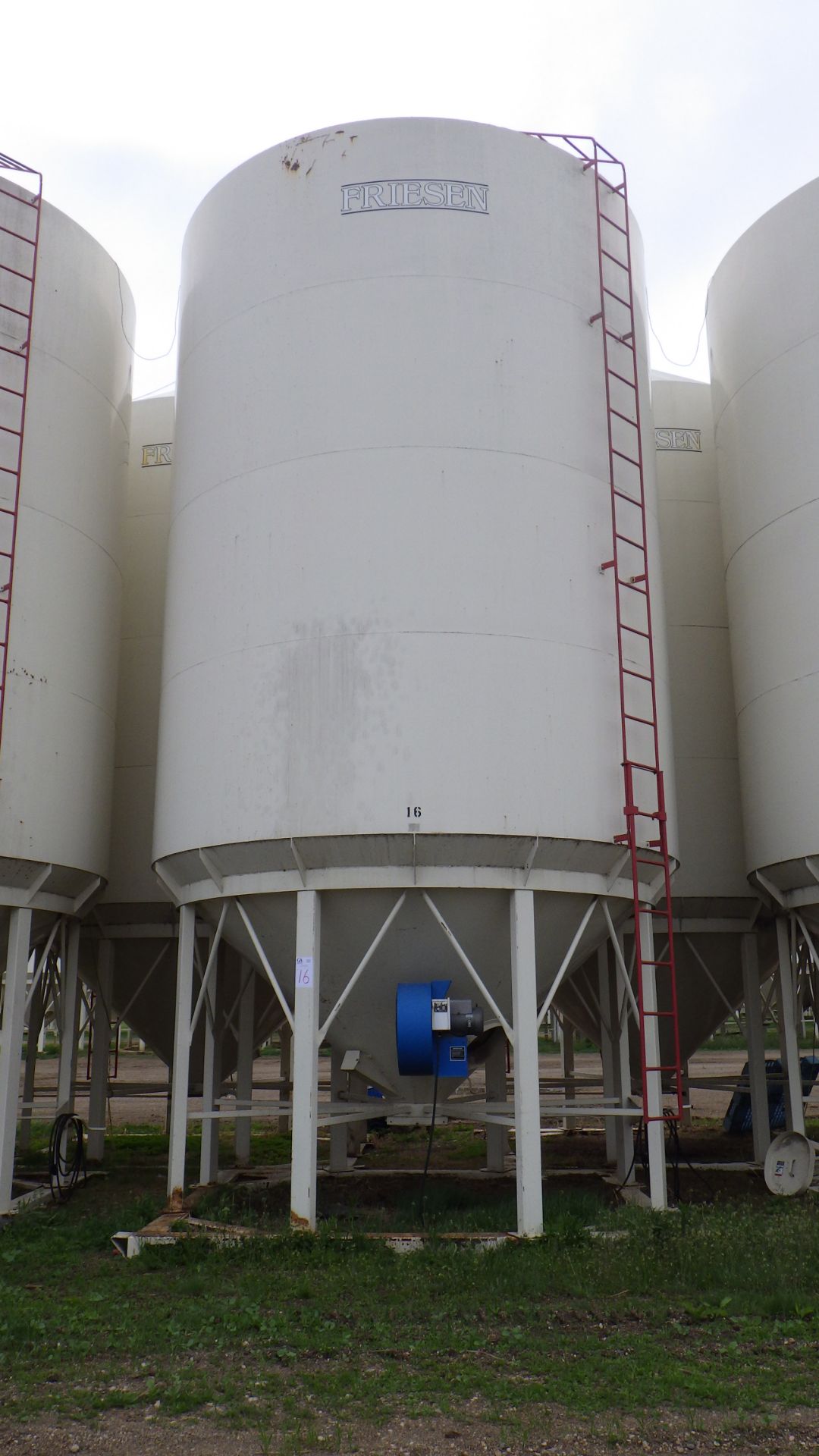 Meridian (Friesen) Grain Bin model 1620CE app 4000 bush bin smoothskin epoxy lined, incl aeration