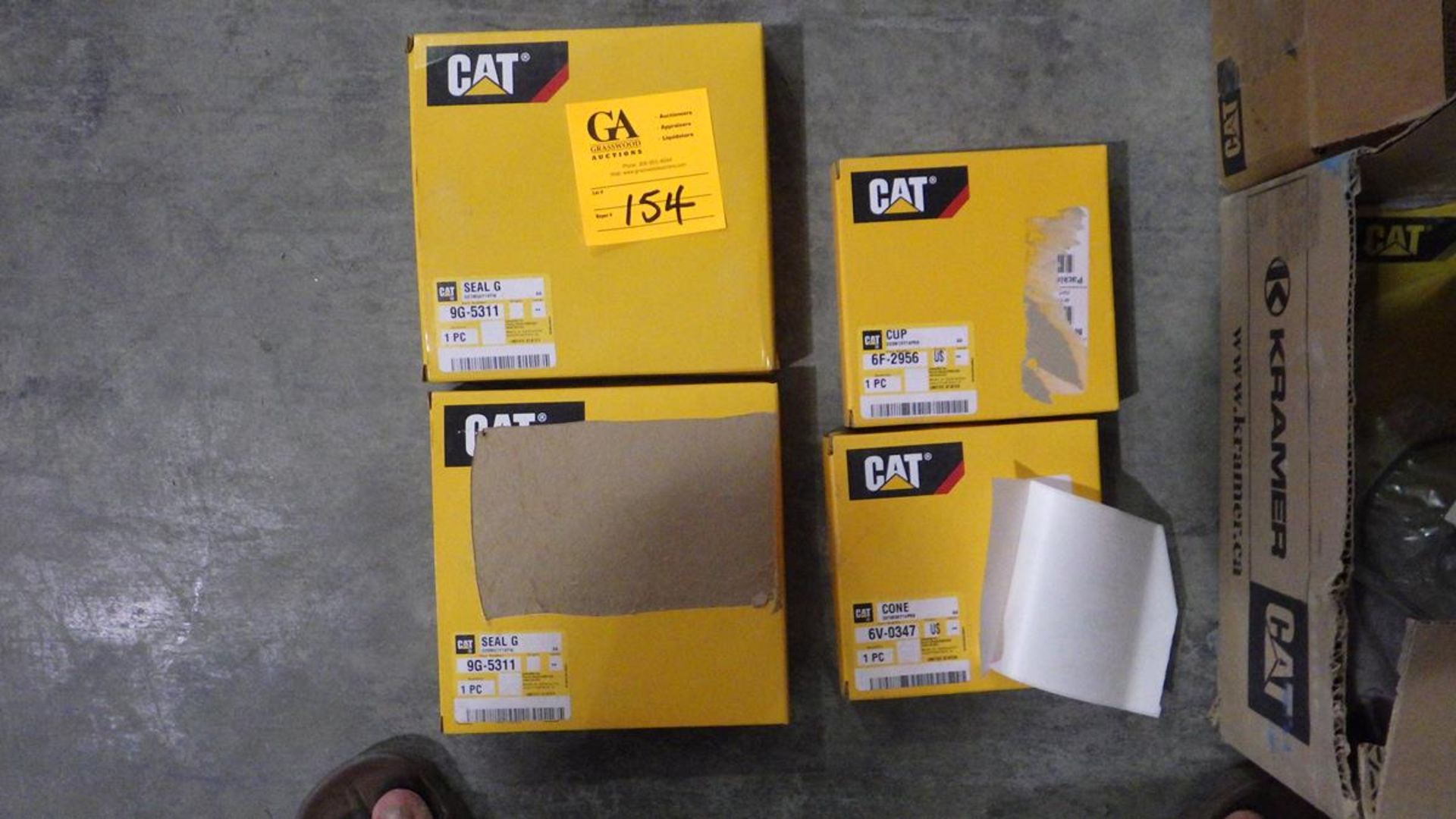LOT OF UNUSED CATERPILLAR PARTS INCLUDING BEARING AND SEALS