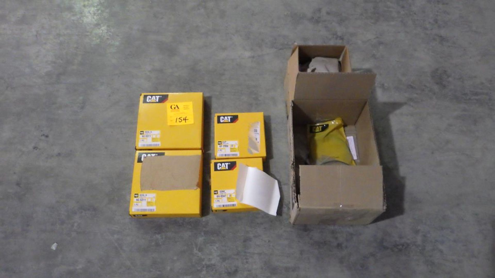 LOT OF UNUSED CATERPILLAR PARTS INCLUDING BEARING AND SEALS - Image 3 of 3