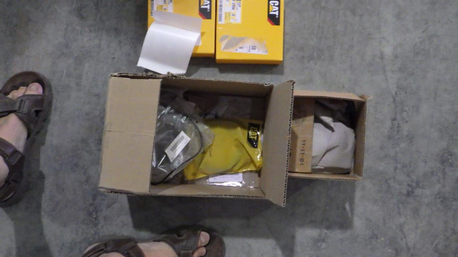 LOT OF UNUSED CATERPILLAR PARTS INCLUDING BEARING AND SEALS - Image 2 of 3