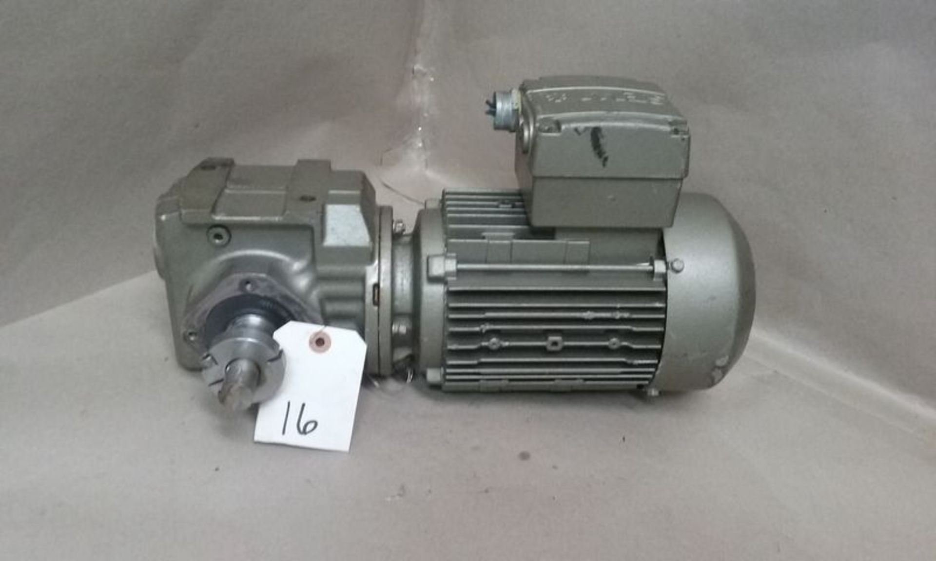 SEW EURODRIVE 1 HP RIGHT ANGLE GEAR DRIVE - Image 5 of 6