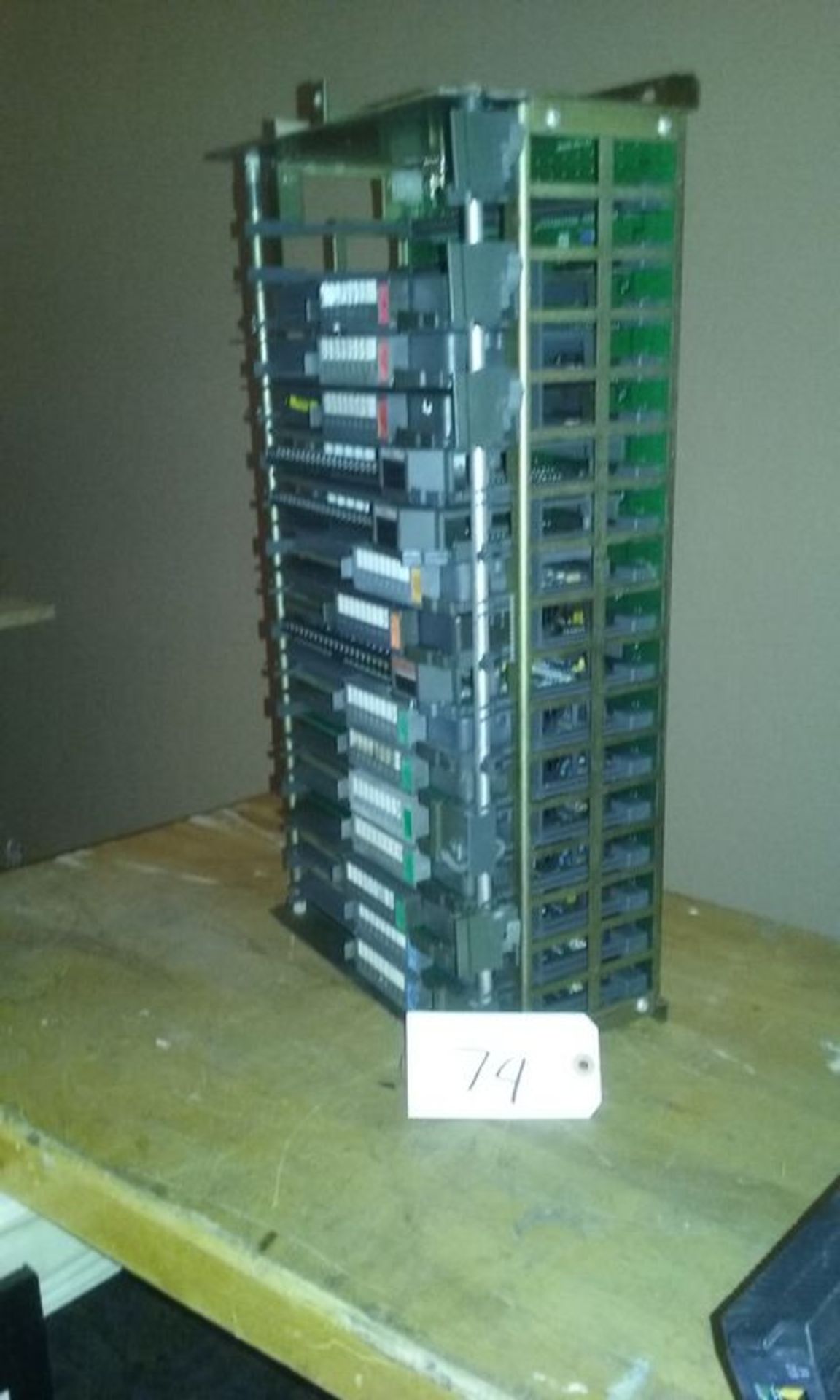 ALLEN BRADLEY 1771-A4B, 16-SLOT CHASSIS W/ CARDS - Image 5 of 5