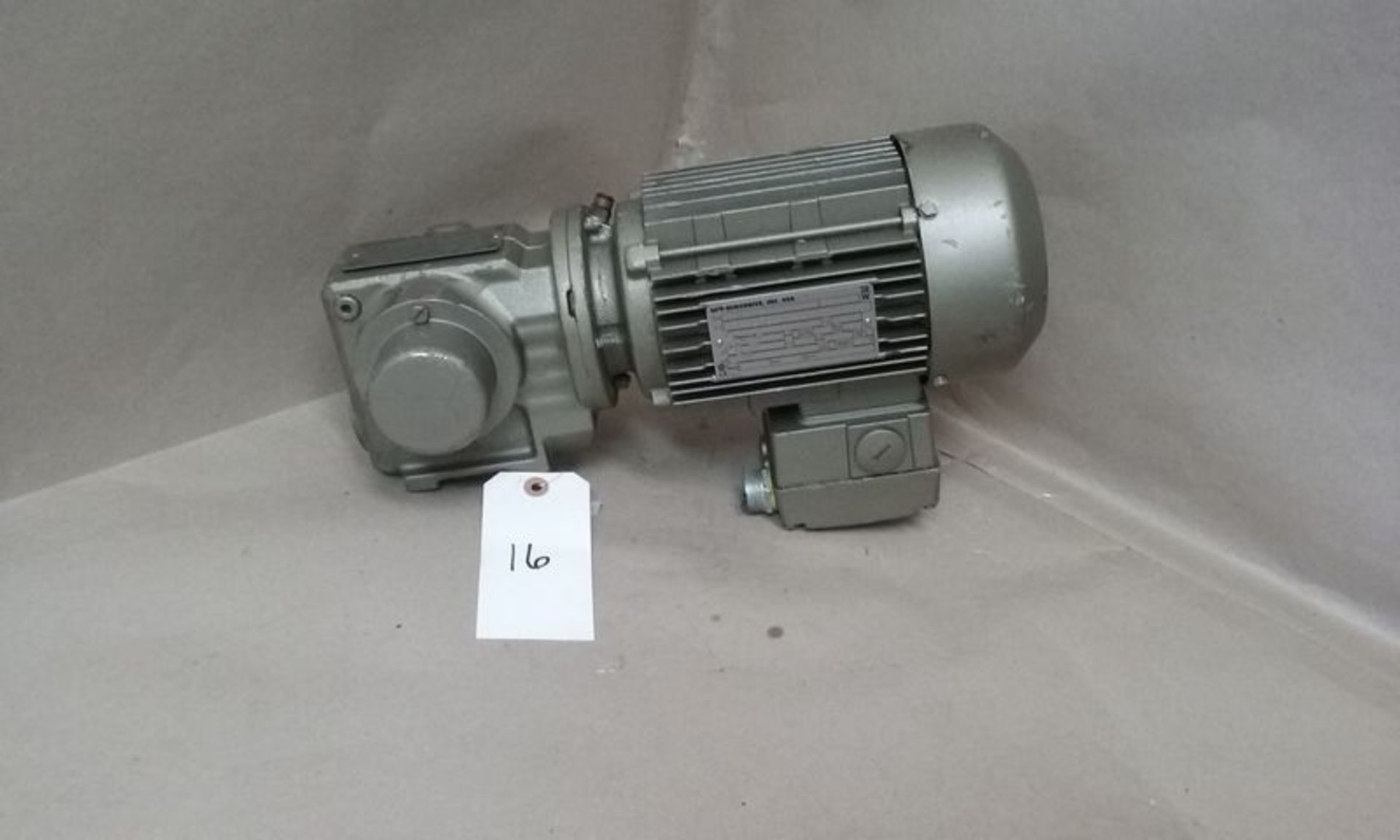 SEW EURODRIVE 1 HP RIGHT ANGLE GEAR DRIVE