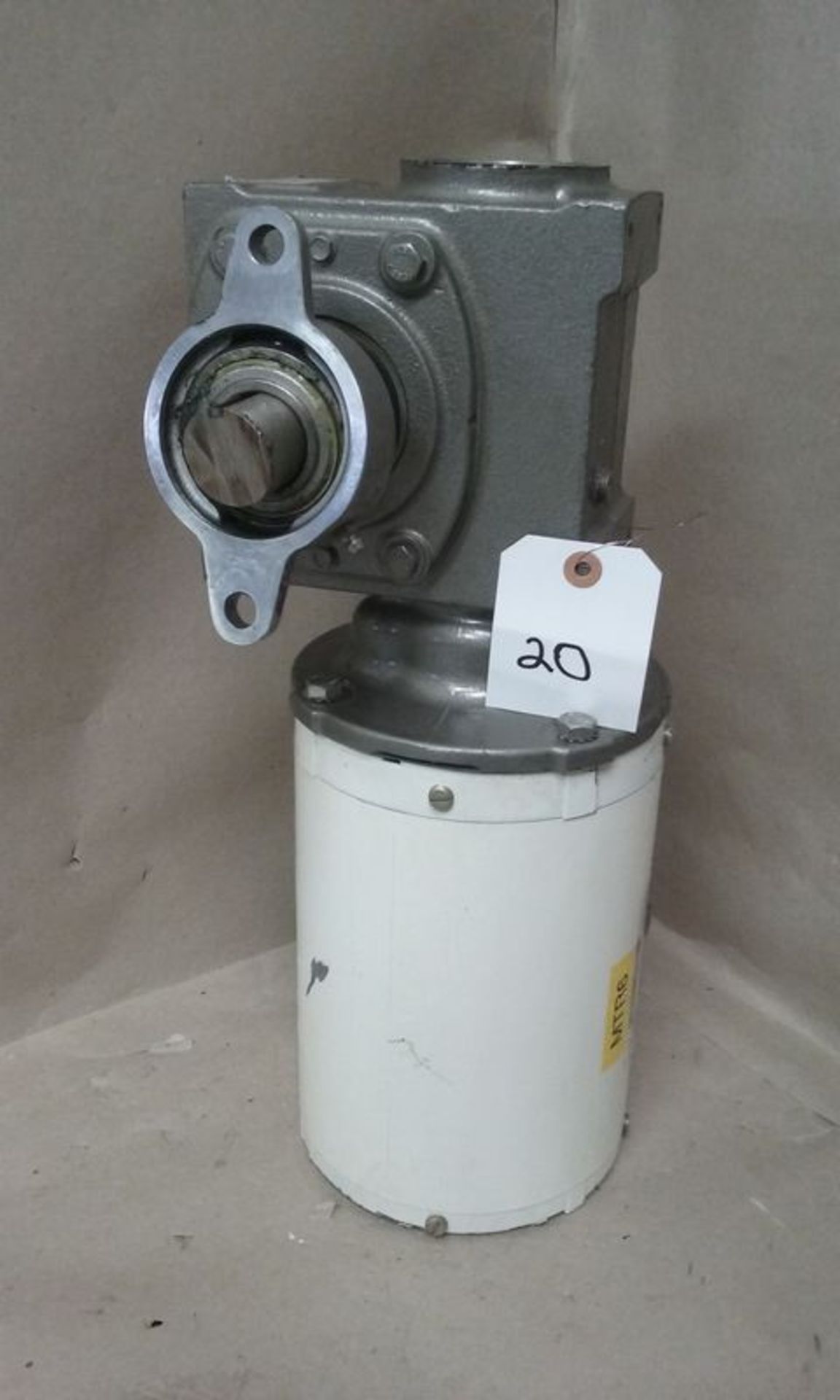 RELIANCE ELECTRIC 1 HP ELECTRIC MOTOR WITH RIGHT ANGLE GEAR DRIVE - Image 4 of 6