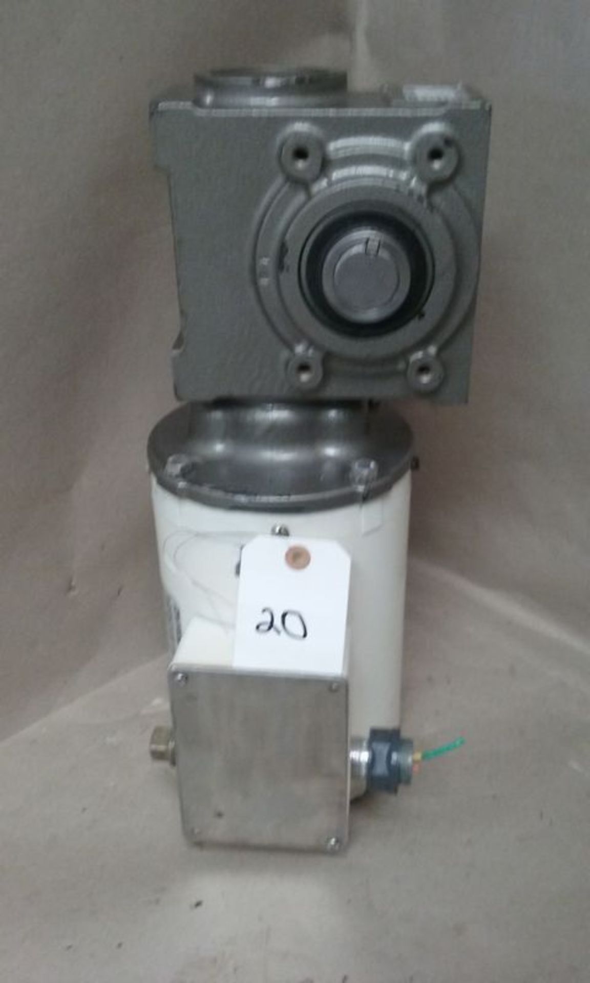 RELIANCE ELECTRIC 1 HP ELECTRIC MOTOR WITH RIGHT ANGLE GEAR DRIVE - Image 5 of 6