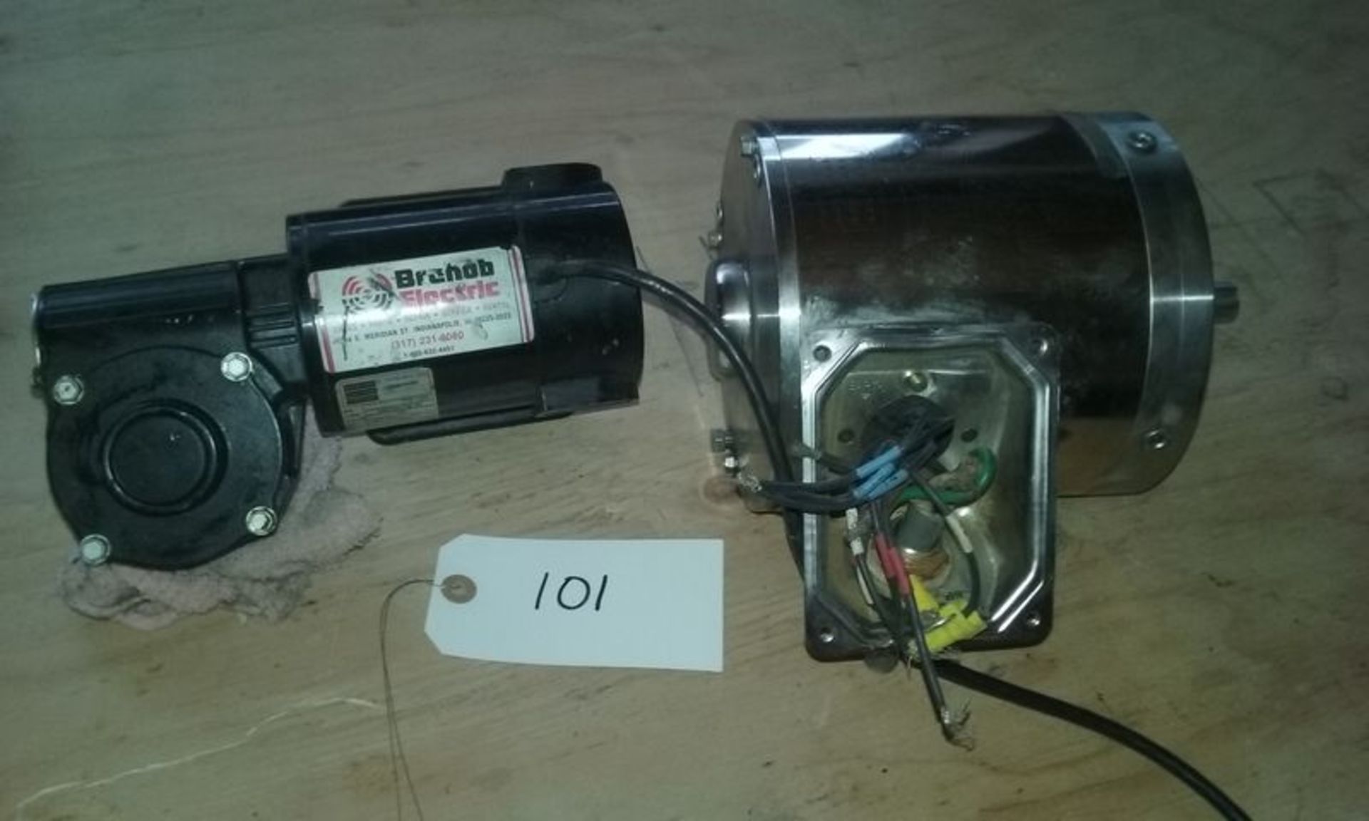 BREHOB ELECTRIC GEAR MOTOR, TYPE 33A3BEPM-5R, S/N F761588 AND STERLING ELECTRIC INC MODEL SBY034MCA