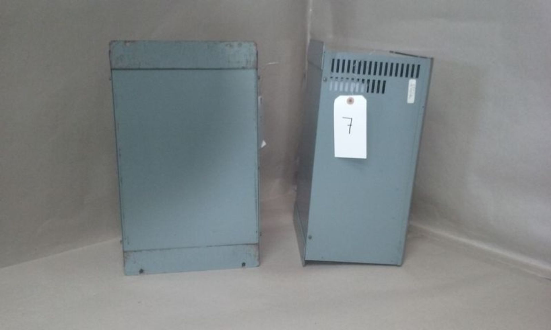 ALLEN BRADLEY ADJUSTABLE FREQUENCY DRIVES #1333 (QTY 2) - Image 2 of 4