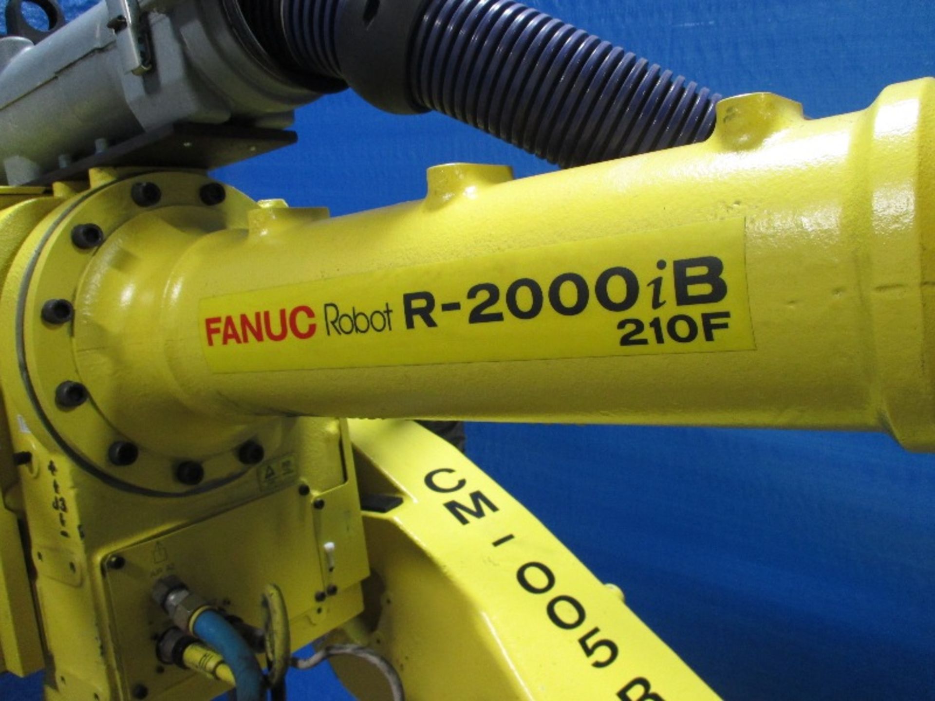 FANUC ROBOT R-2000iB/210F R-30iA CONTROL WITH CABLES AND TEACH PENDANT, SN 93661, YEAR 2008 - Image 2 of 6