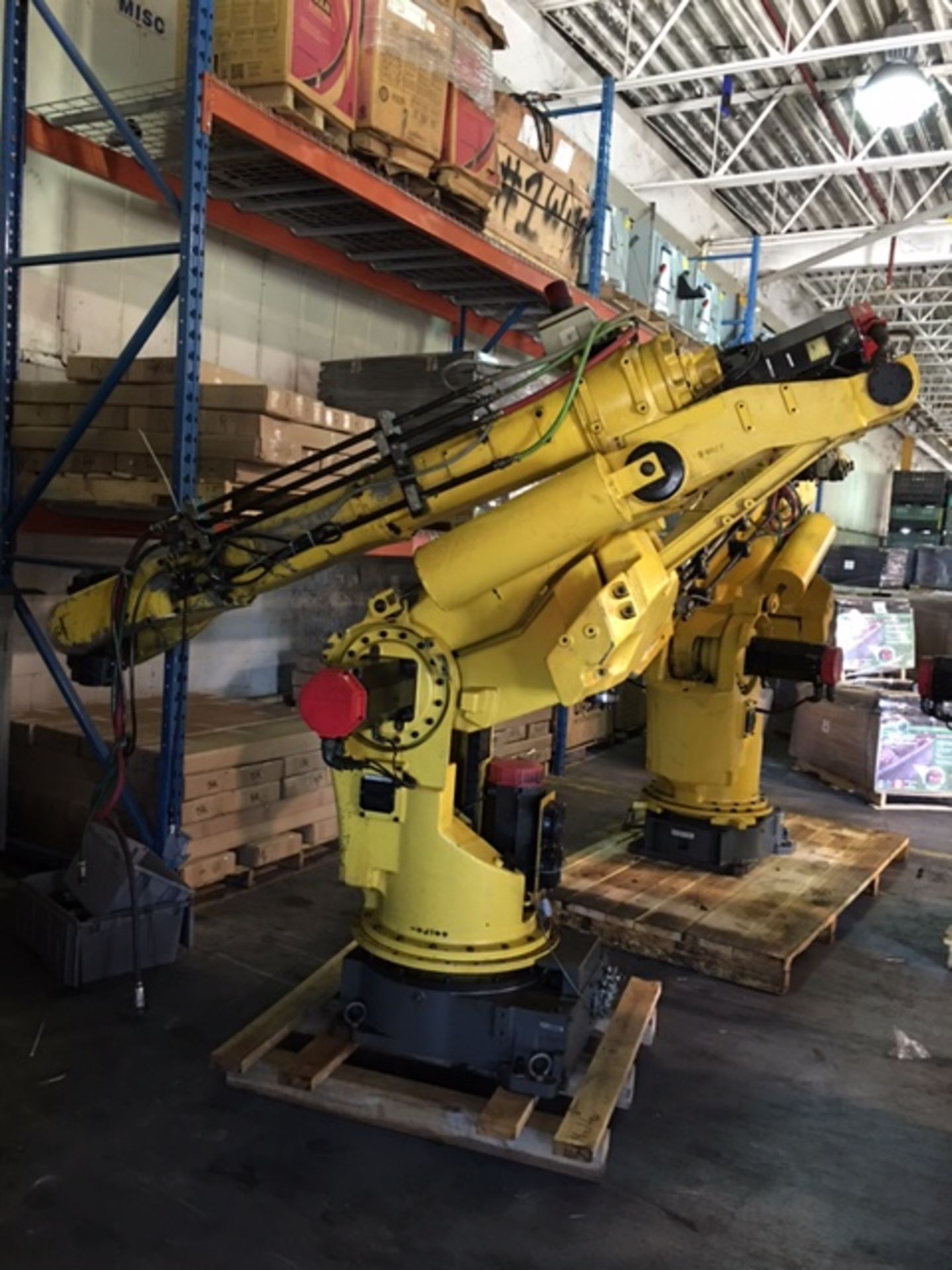FANUC S420-iL ROBOTS WITH CONTROL, CABLES & TEACH PENDANT, LOCATION ONTARIO CANADA, BUYER TO SHIP