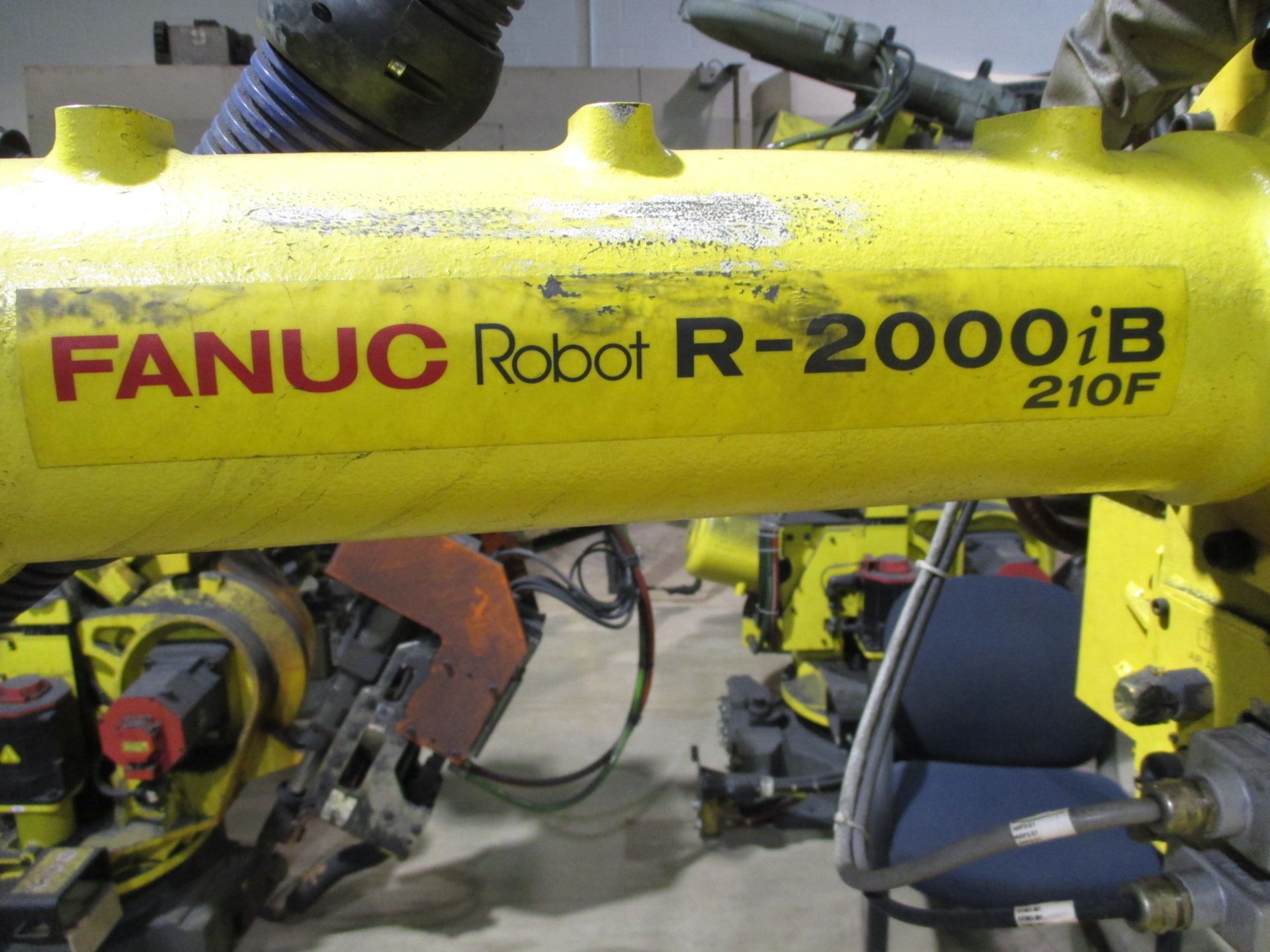 FANUC R-2000iB/210F WITH R-J3iC CONTROL SN 82092, INCLUDES THE TEACH PENDANT, CABLES - Image 3 of 8