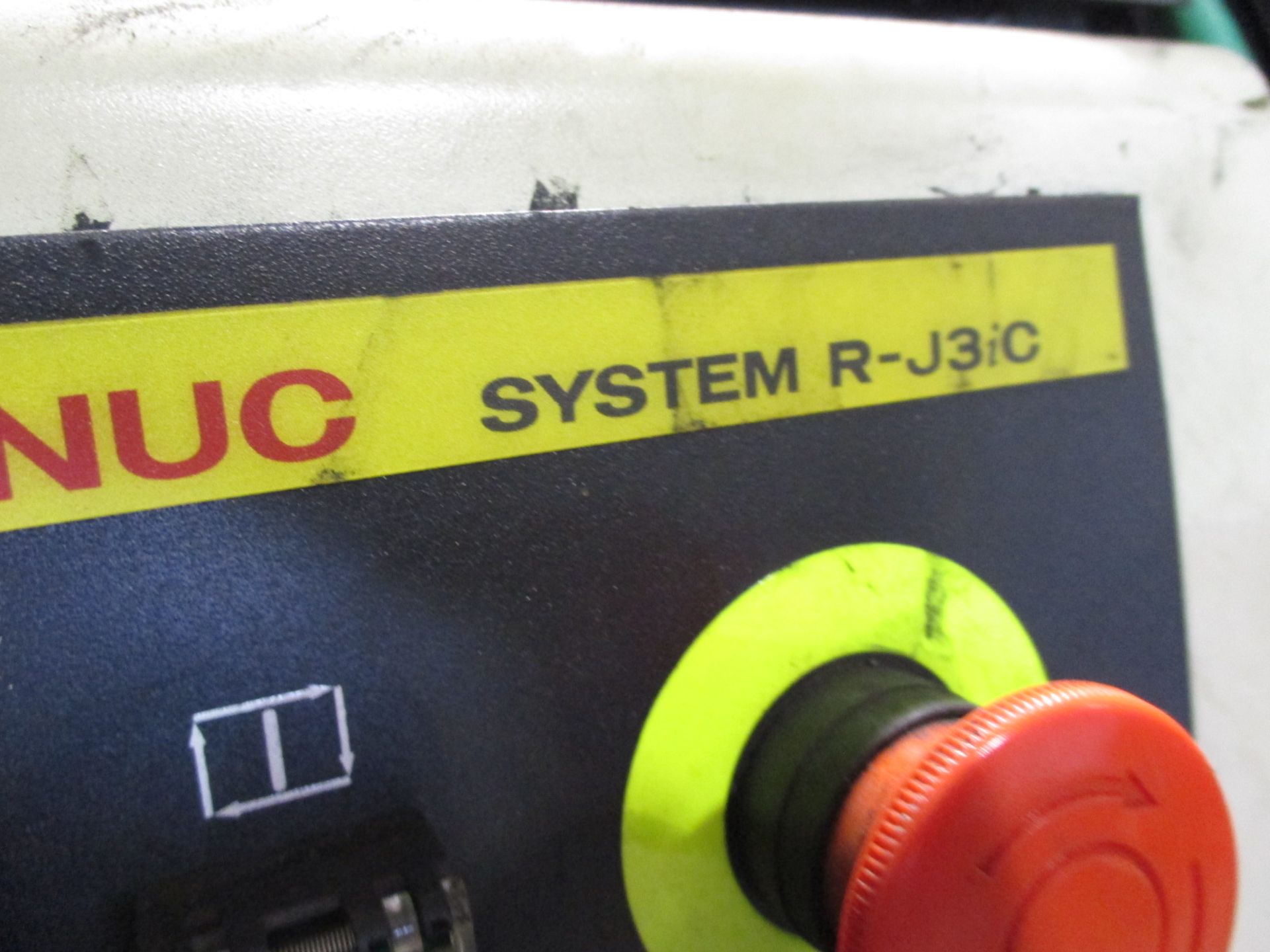 FANUC R-2000iB/210F WITH R-J3iC CONTROL SN 82092, INCLUDES THE TEACH PENDANT, CABLES - Image 7 of 8