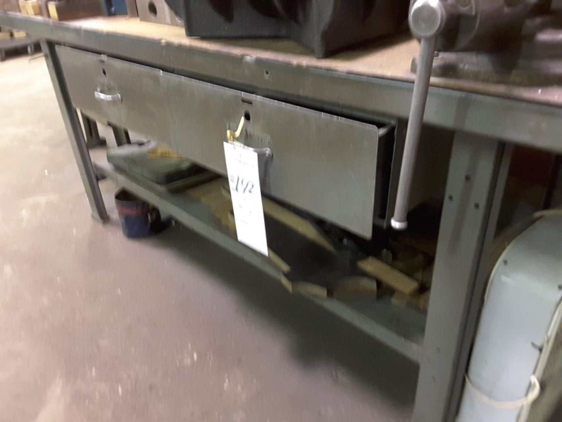 bench w/ 4" mounted vise - Image 2 of 2