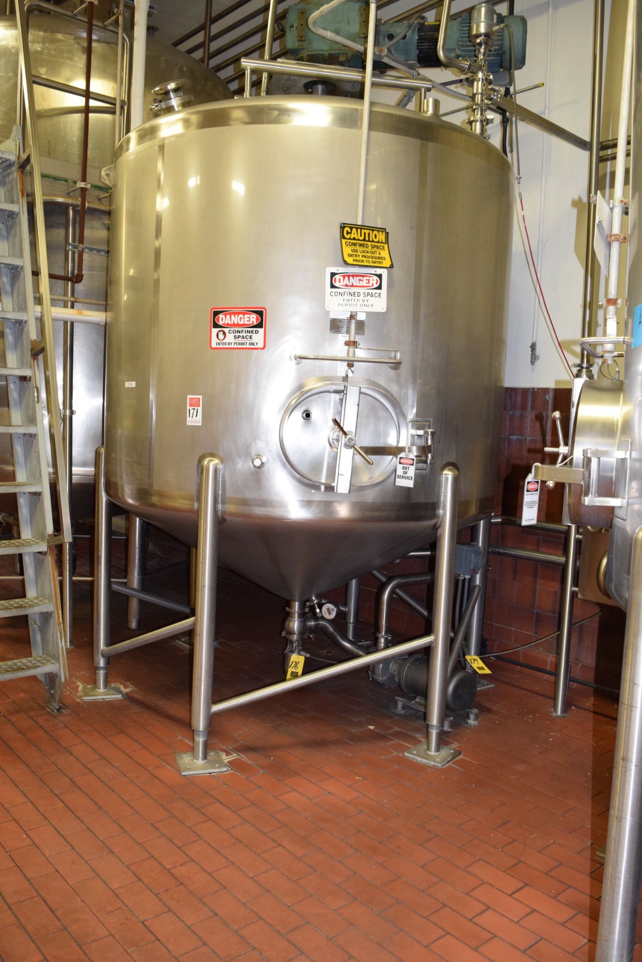 Cherry Burrell 1,500 Gallon S/S Dome-Top Cone-Bottom Single-Shell Blend Tanks, with Side- and