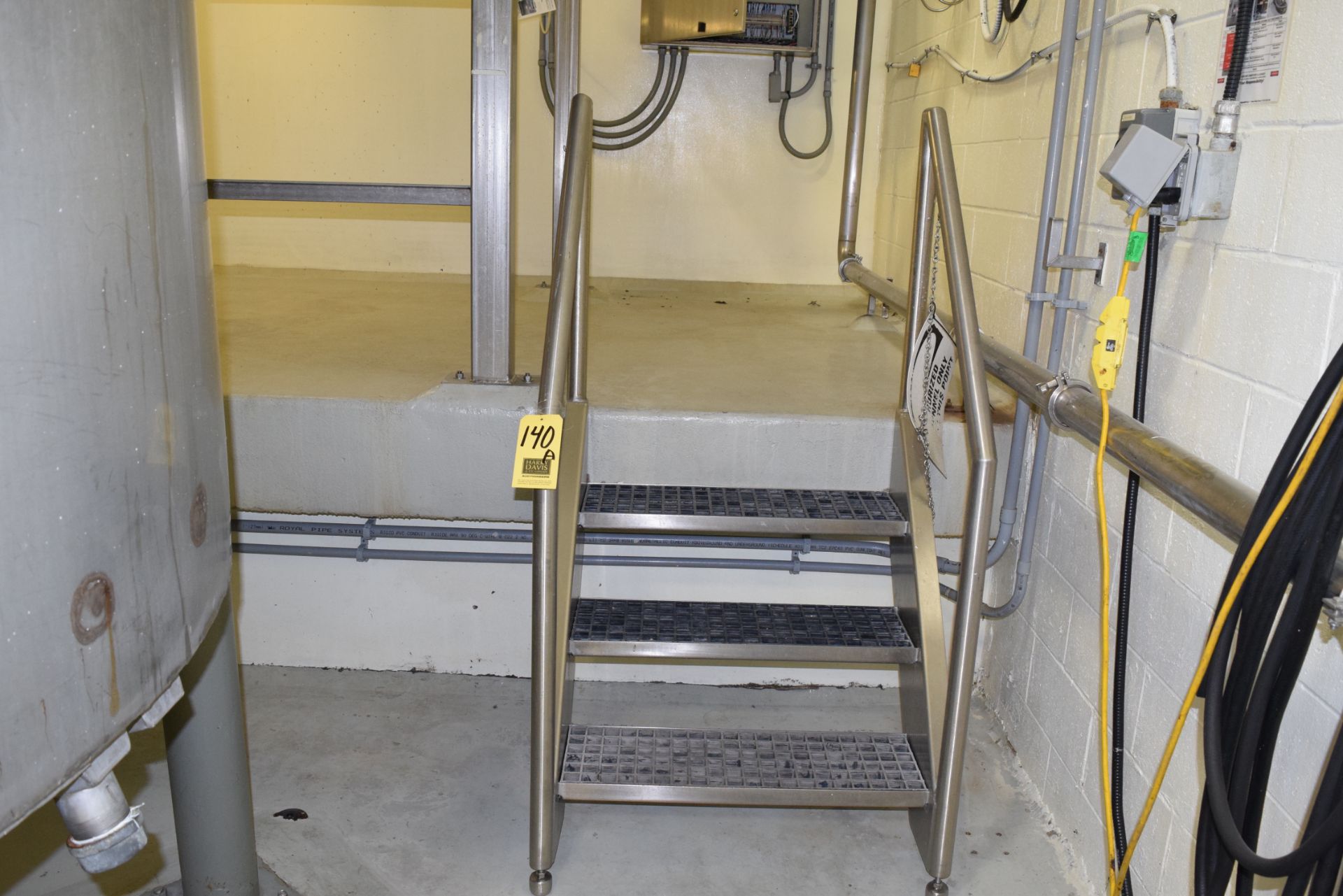 3-Steps S/S Stairs Rigging Charge:50 Skidding Charge:25