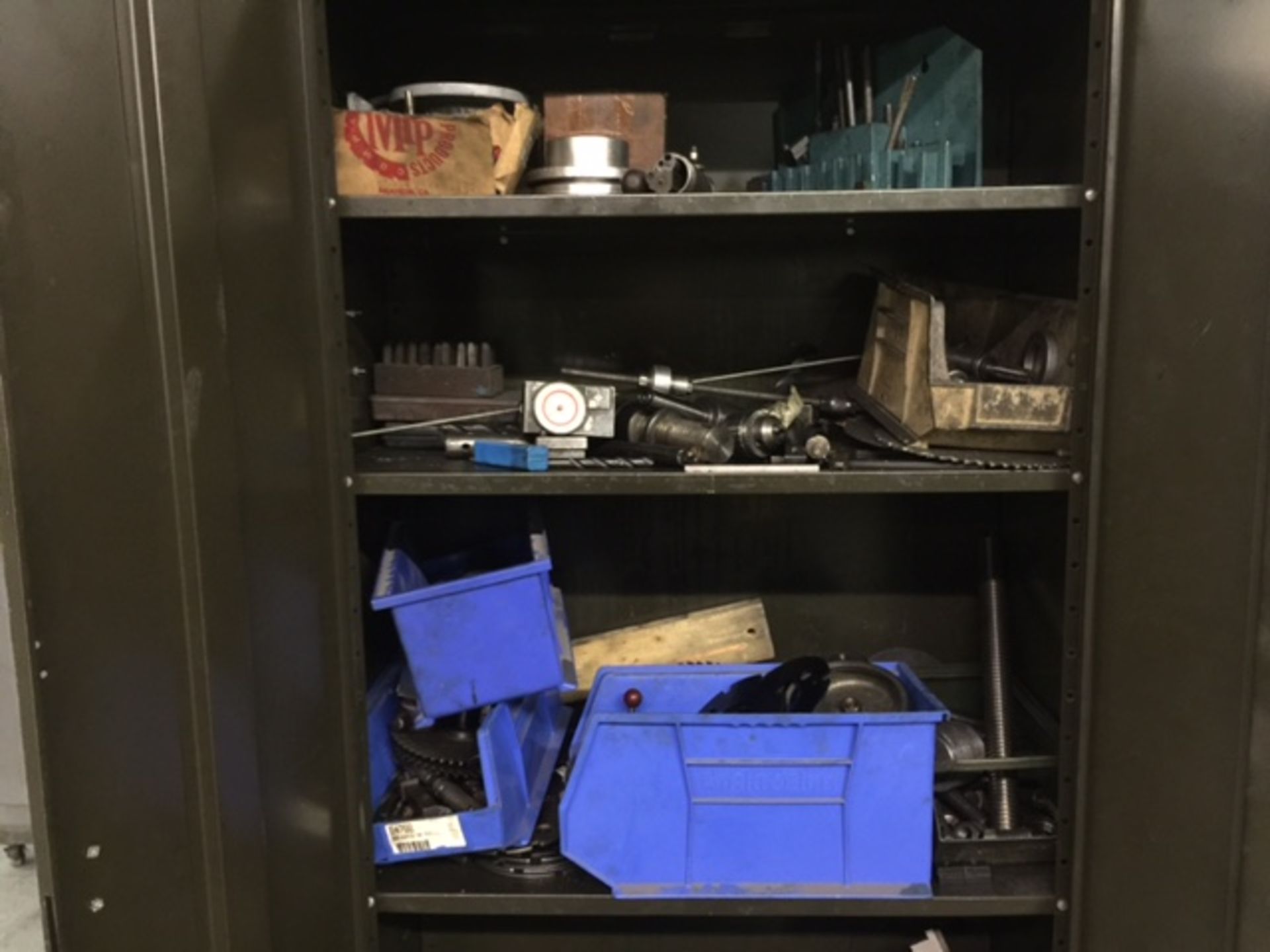 Shop Cabinet with Contents - Image 4 of 4