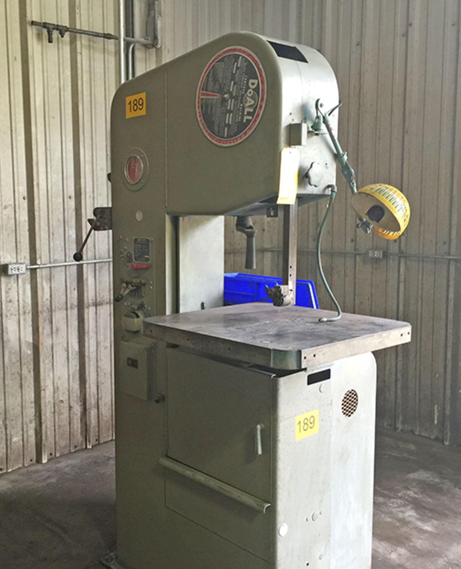 DoAll 1612-0 Vertical Bandsaw - Image 2 of 3