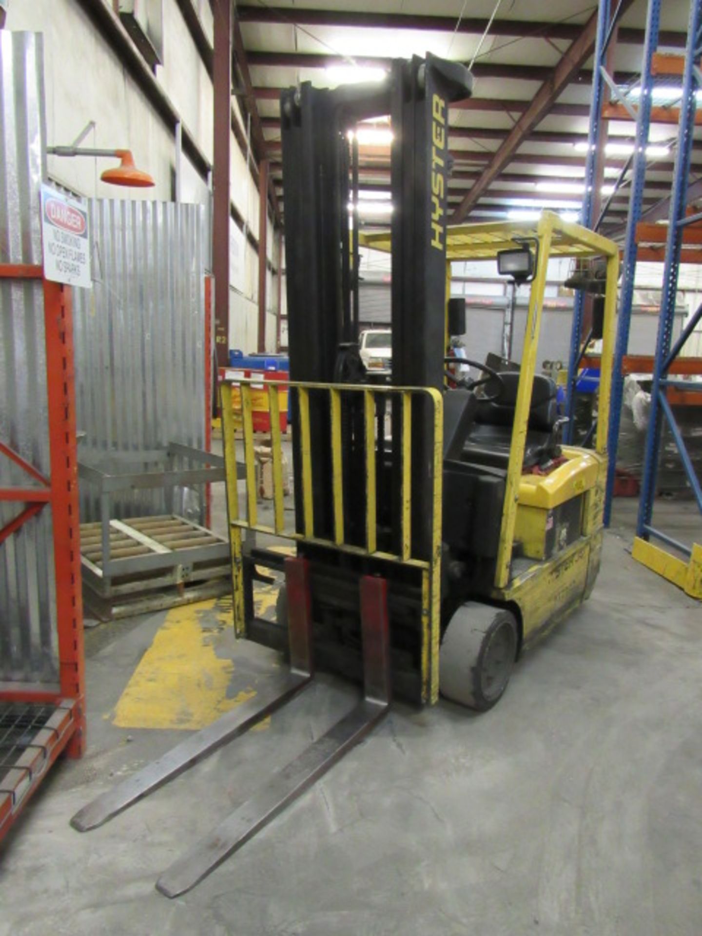 Hyster 3000 lb. 3 Wheel Electric Forklift - Image 3 of 8
