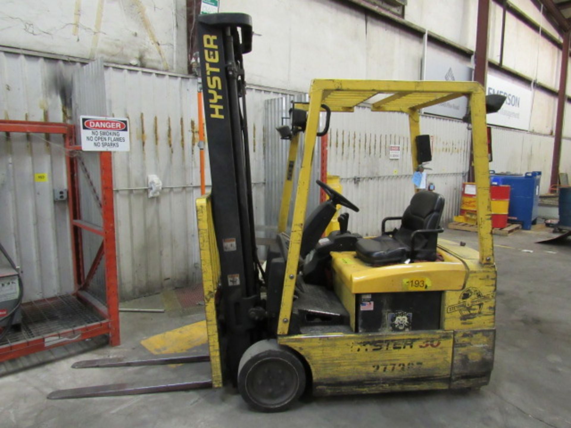 Hyster 3000 lb. 3 Wheel Electric Forklift - Image 2 of 8