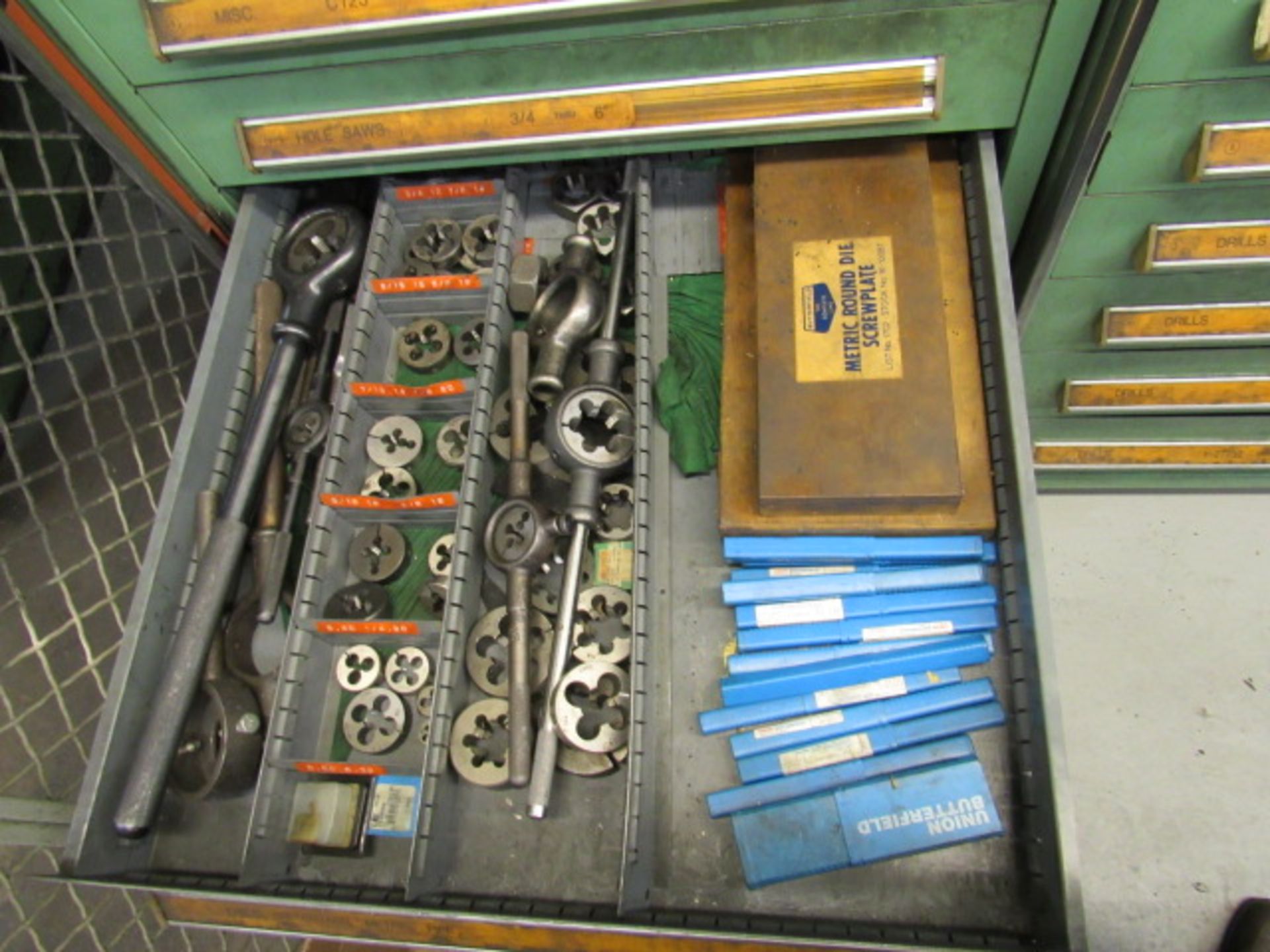 Vidmar 12 Drawer Tool Cabinet with Contents - Image 8 of 9