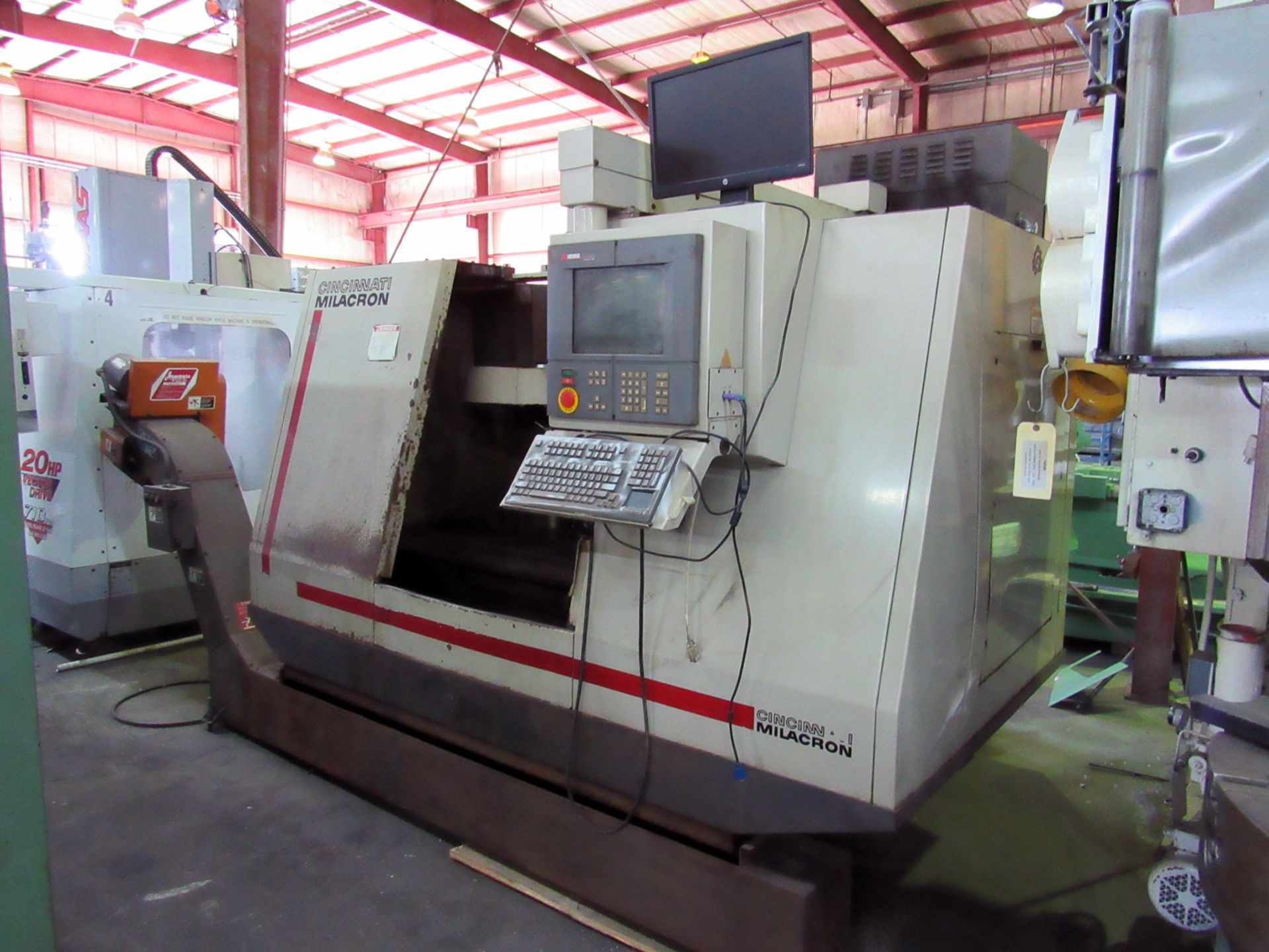 Cincinnati Milacron Sabre 750 CNC VMC