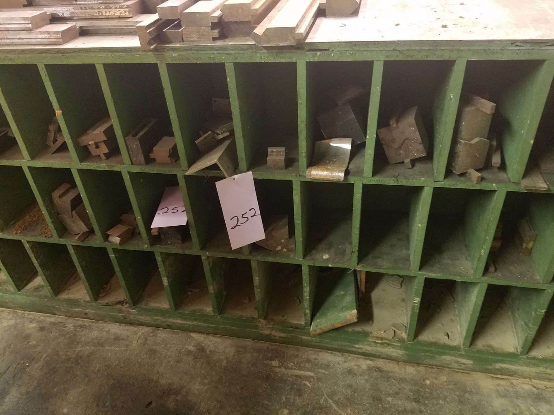 STORAGE UNIT W/ PRESS BRAKE TOOLING