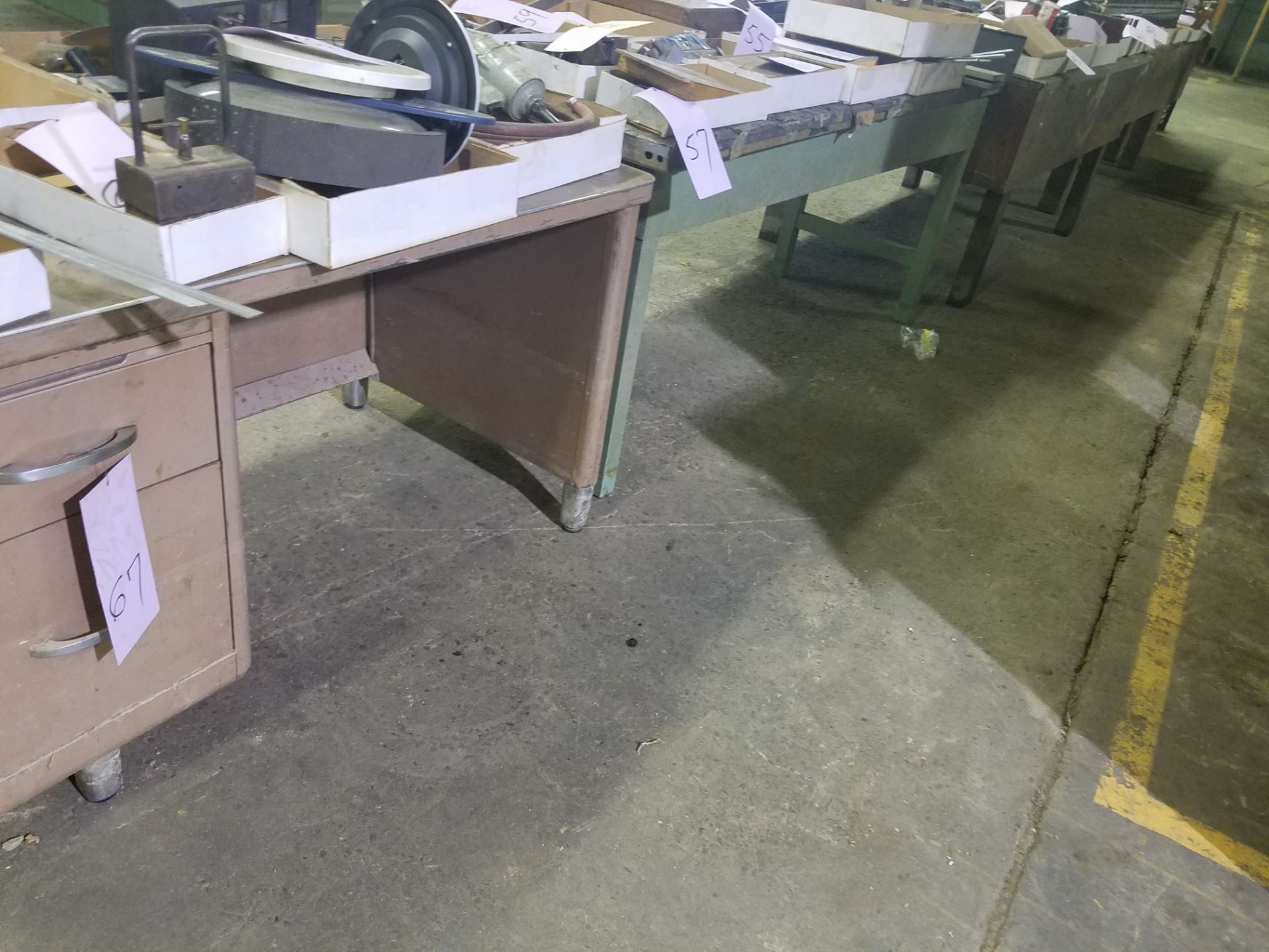5 DESKS & WORKBENCHES - Image 2 of 2