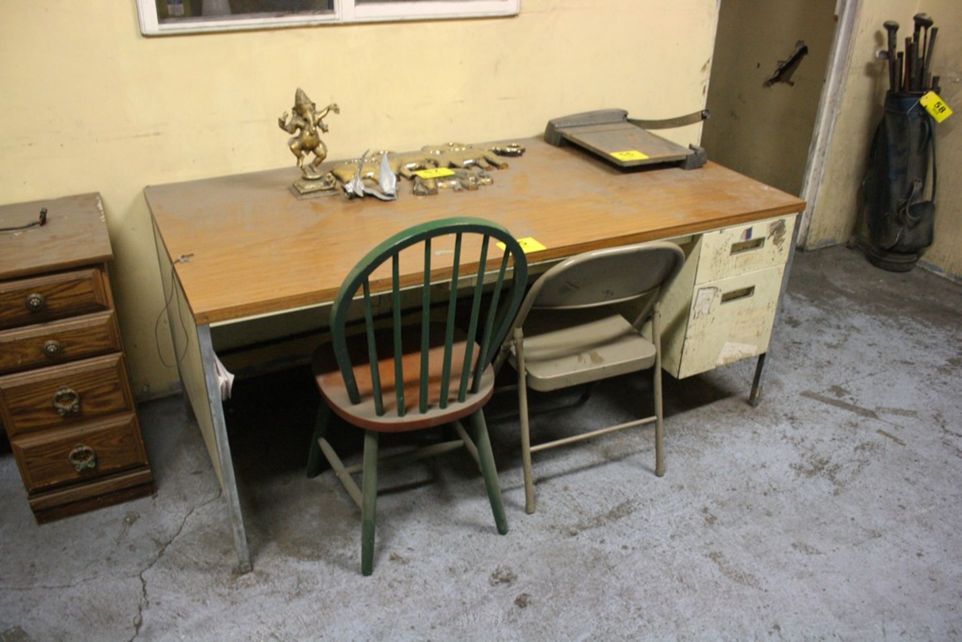 LOT: DESK & (2) CHAIRS