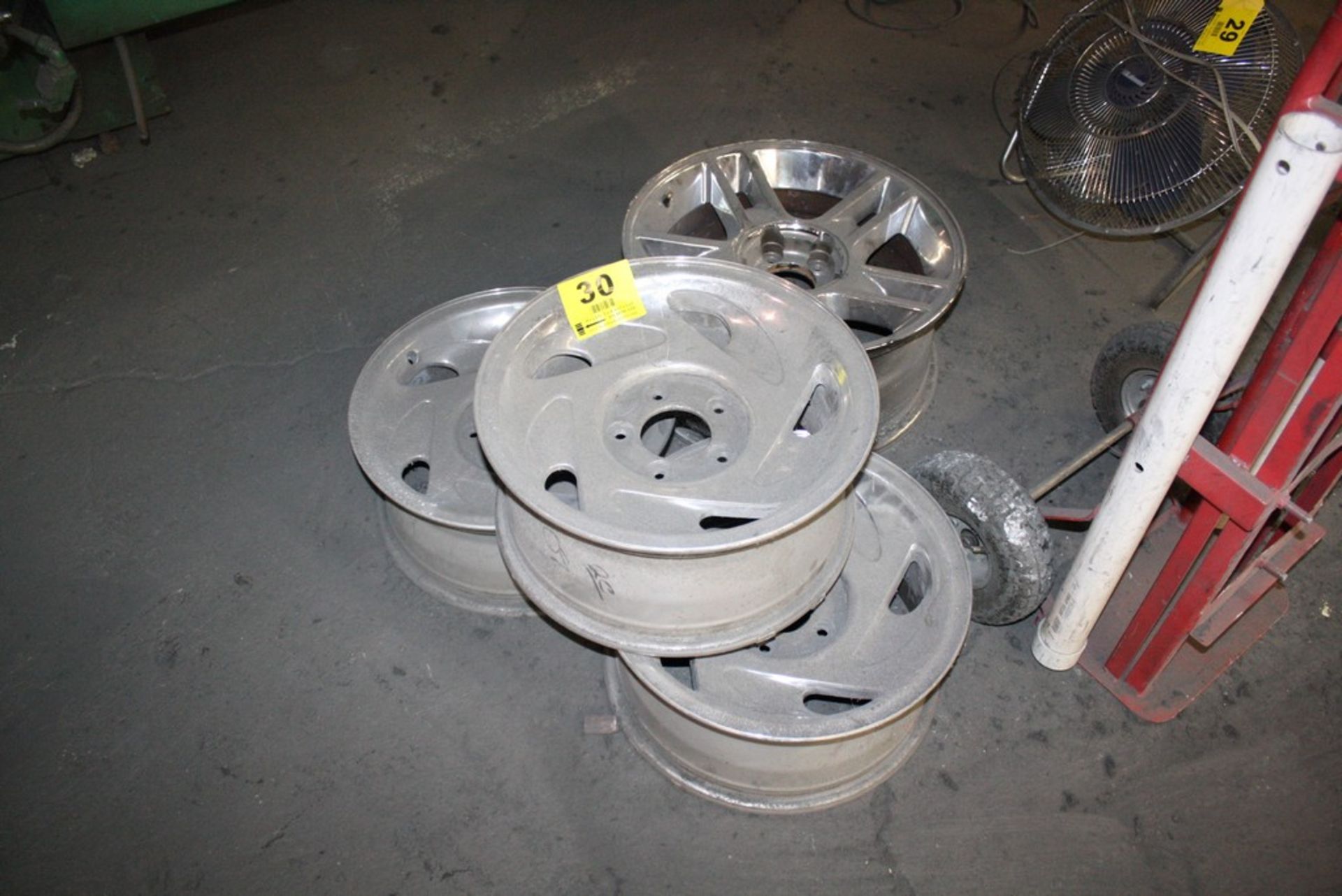 LOT: ASSORTED RIMS