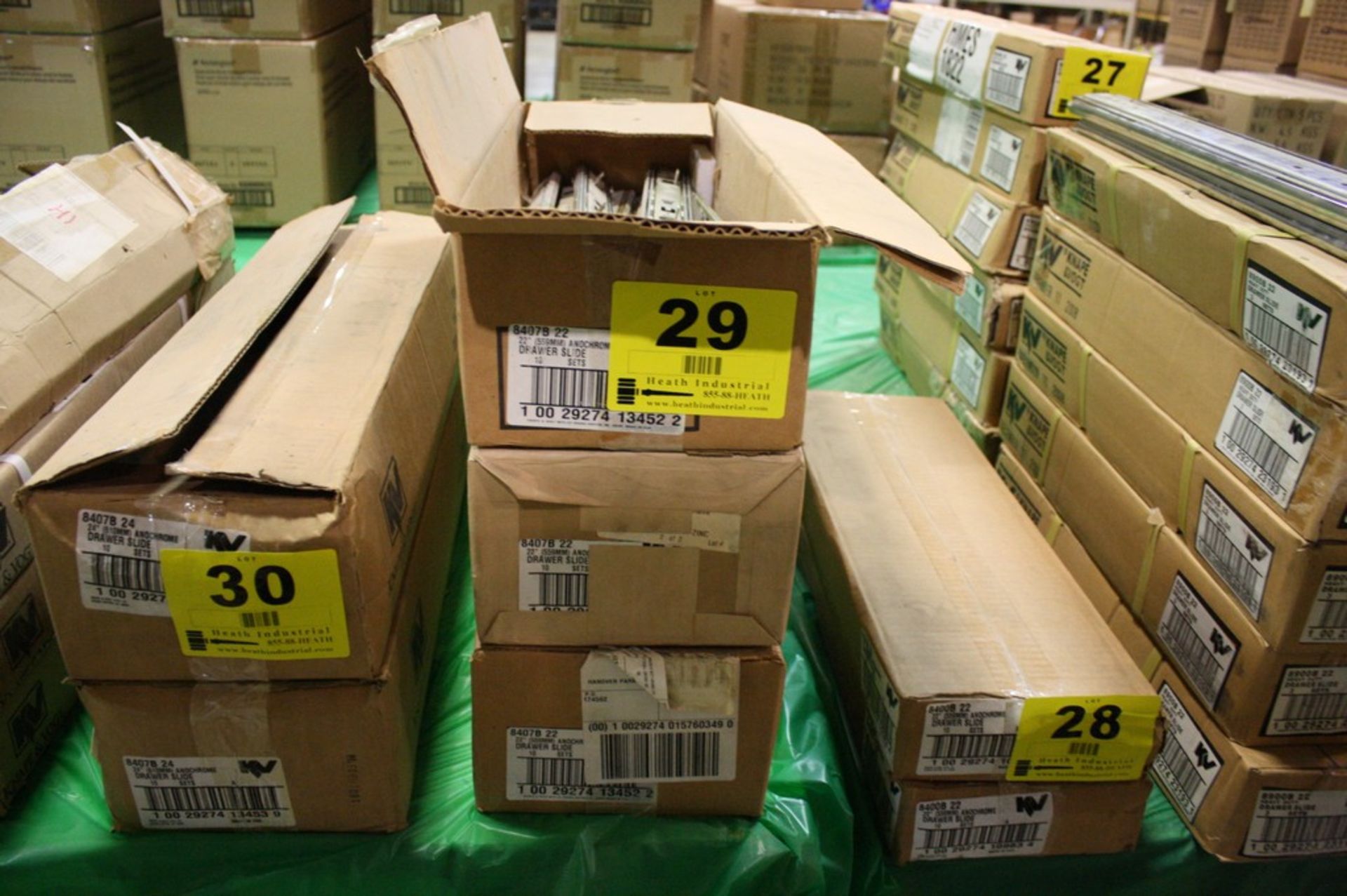 BOXES OF KNAPE & VOGT MODEL 8407B 22"