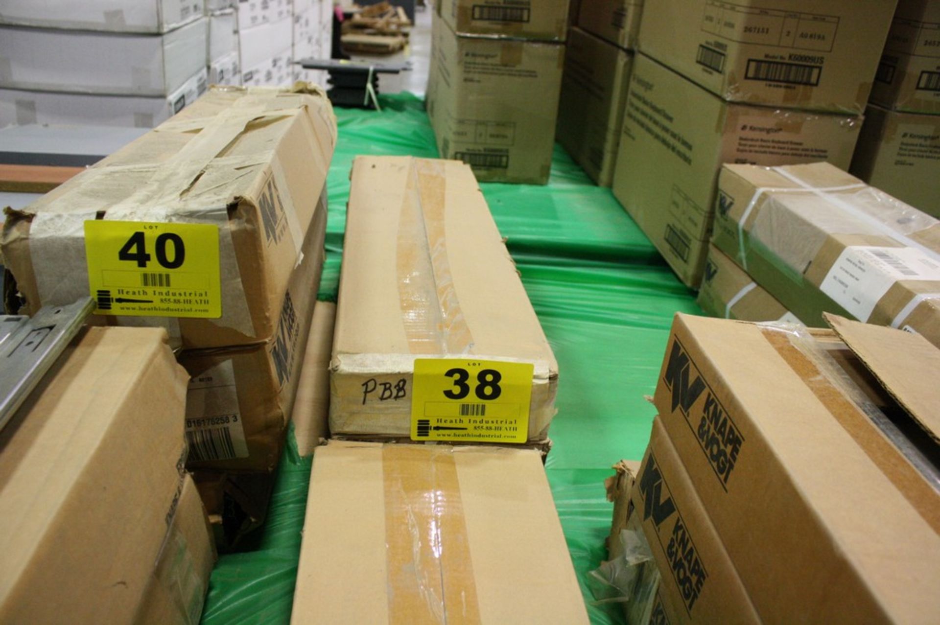 BOXES OF KNAPE & VOGT MODEL PBB100