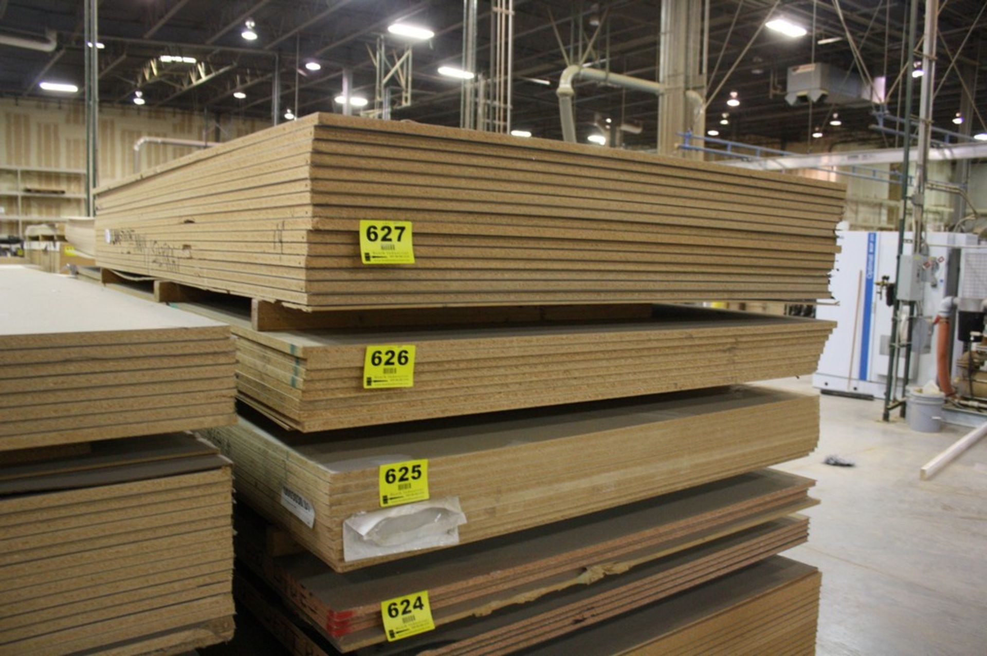 3/4'' X 5' X 8' PARTICLE BOARD BLOND SHEETS