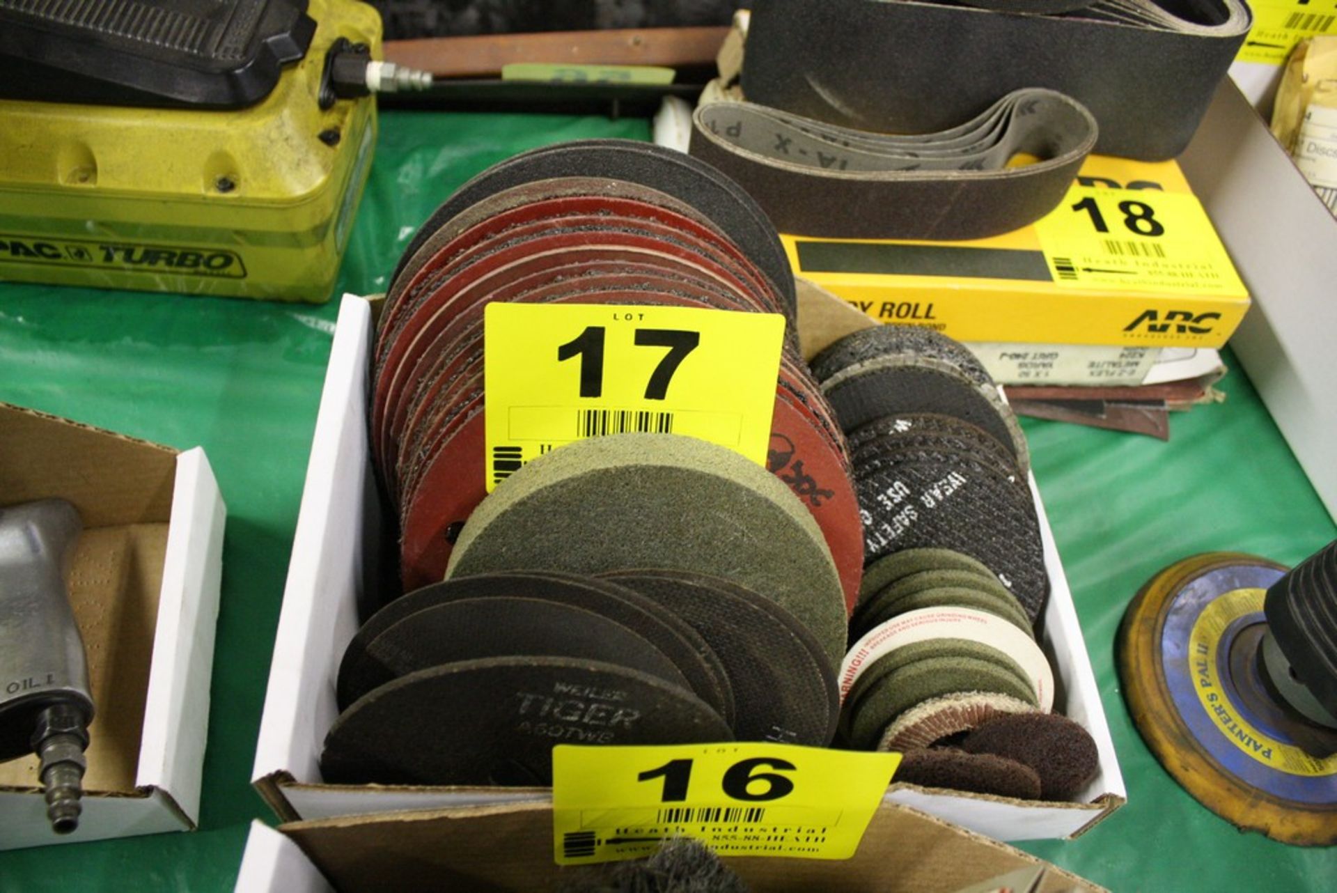 LOT: ASSORTED GRINDING & SANDING DISCS