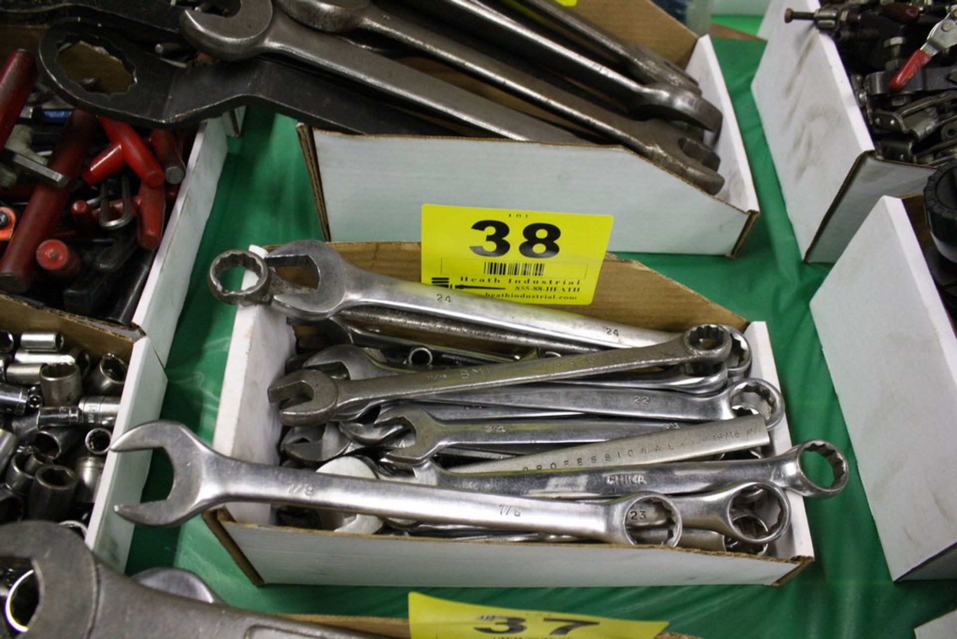 LOT: ASSORTED LARGE WRENCHES