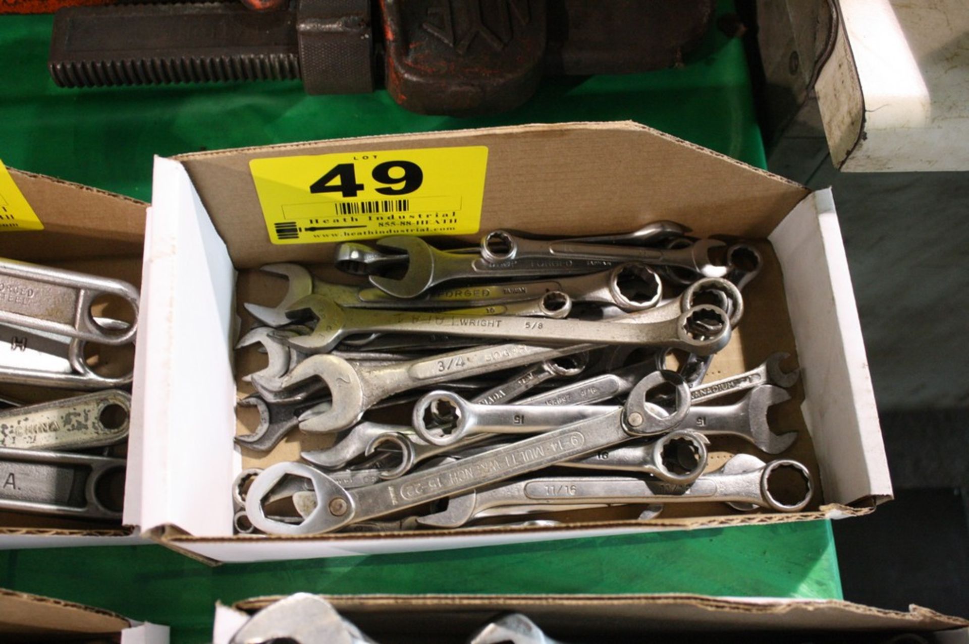 ASSORTED OPEN/CLOSED WRENCHES IN BOX