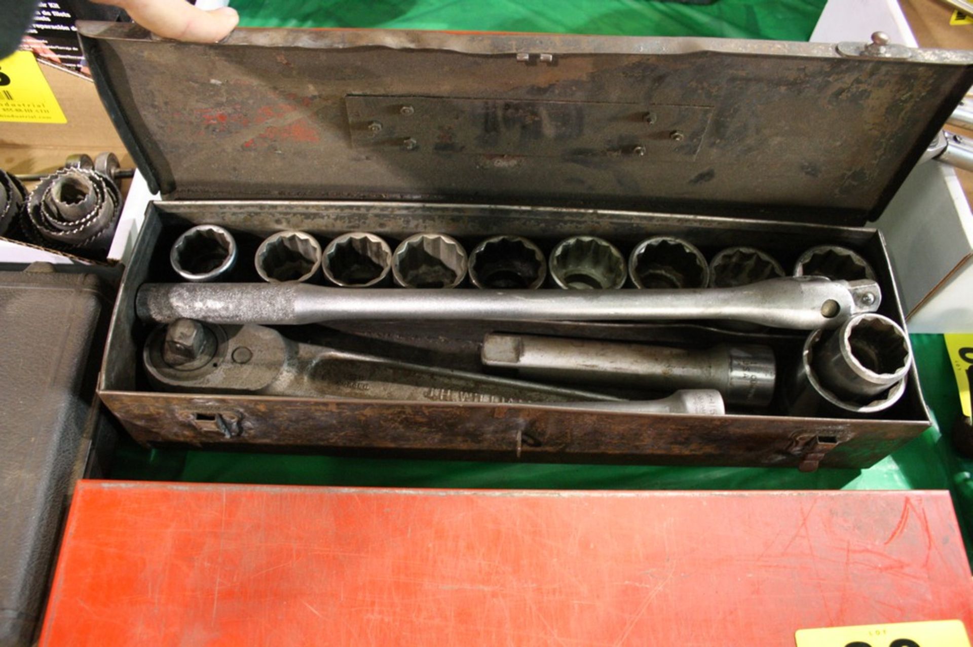 TWELVE POINT SOCKET SET IN CASE