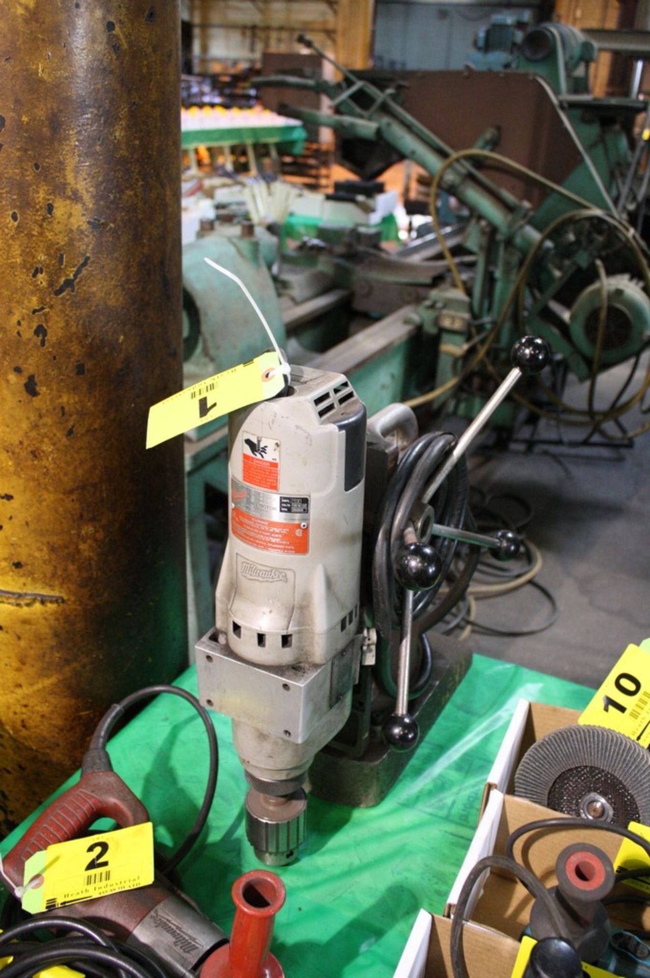 MILWAUKEE MAG BASE DRILL WITH 1-1/4"