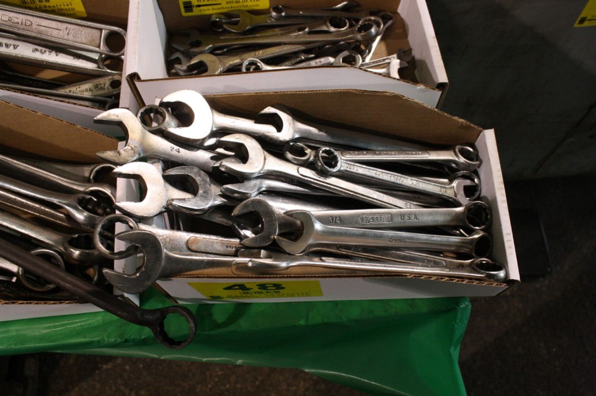 ASSORTED OPEN/CLOSED WRENCHES IN BOX