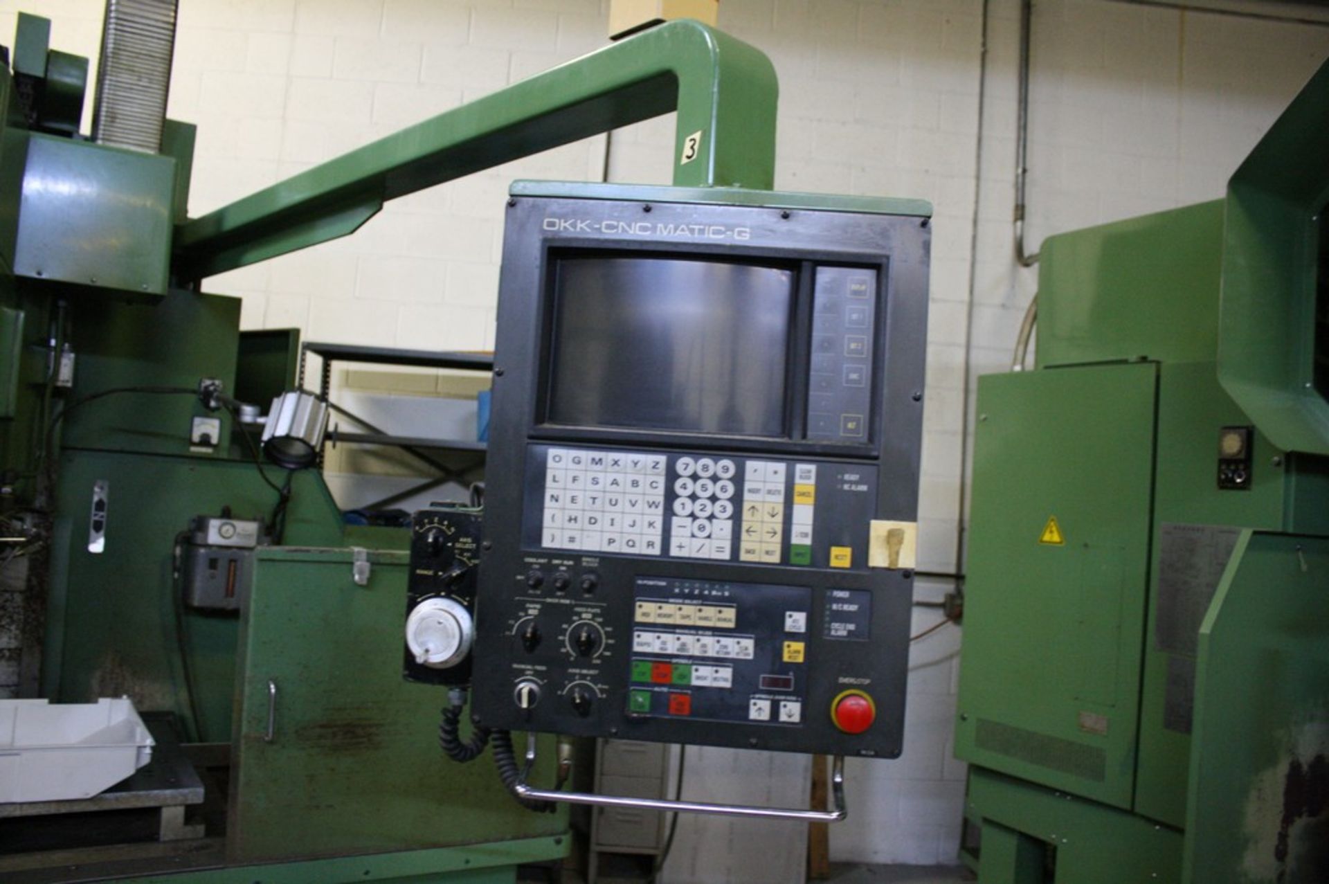 OKK MODEL MCV-520 CNC VERTICAL MACHINING CENTER, S/N 488 40â€ X-AXIS TRAVEL, 20.5â€ Y-AXIS TRAVEL, - Image 4 of 6