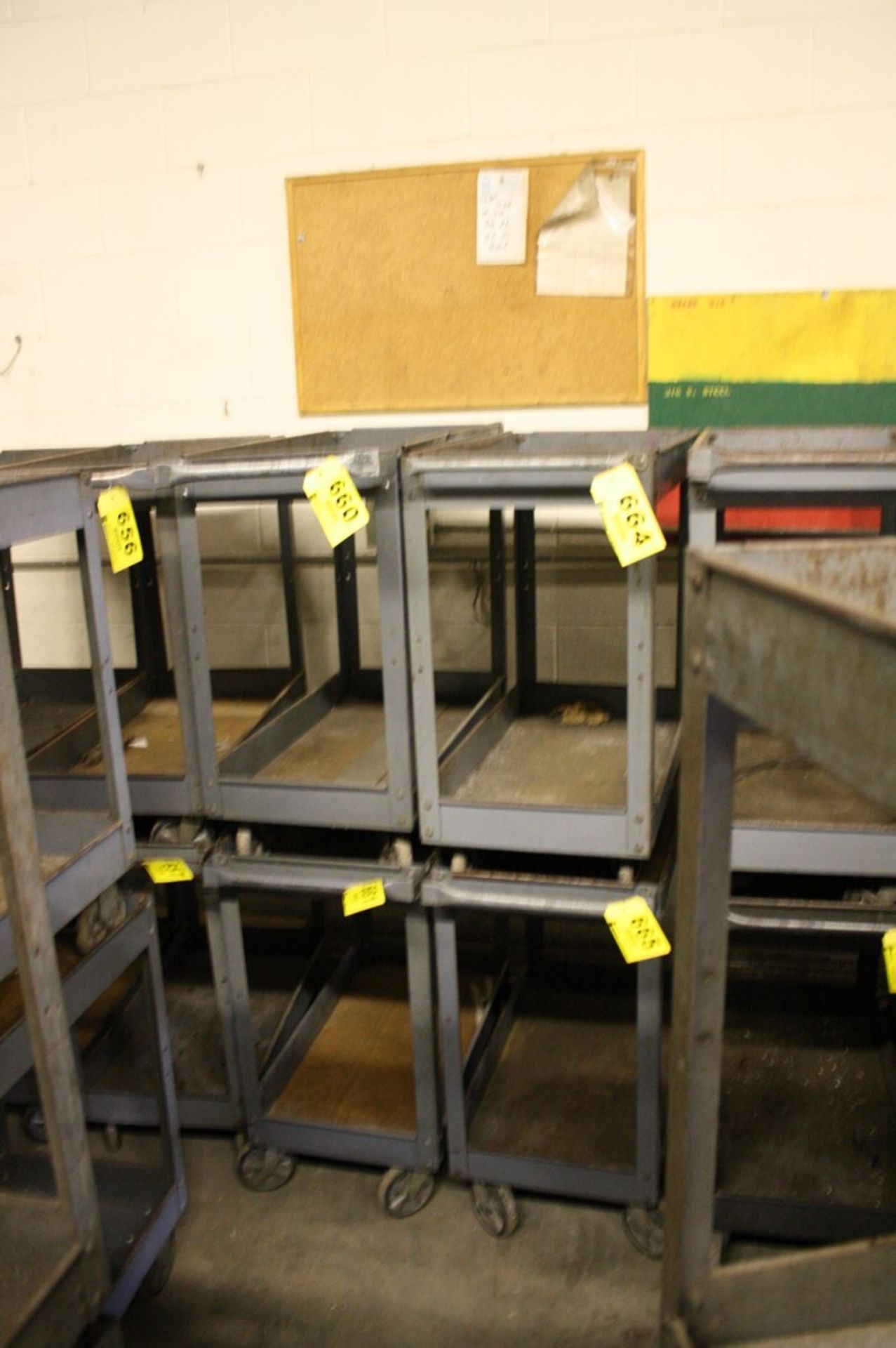 30" X 16" X 32" PORTABLE STEEL SHOP CART