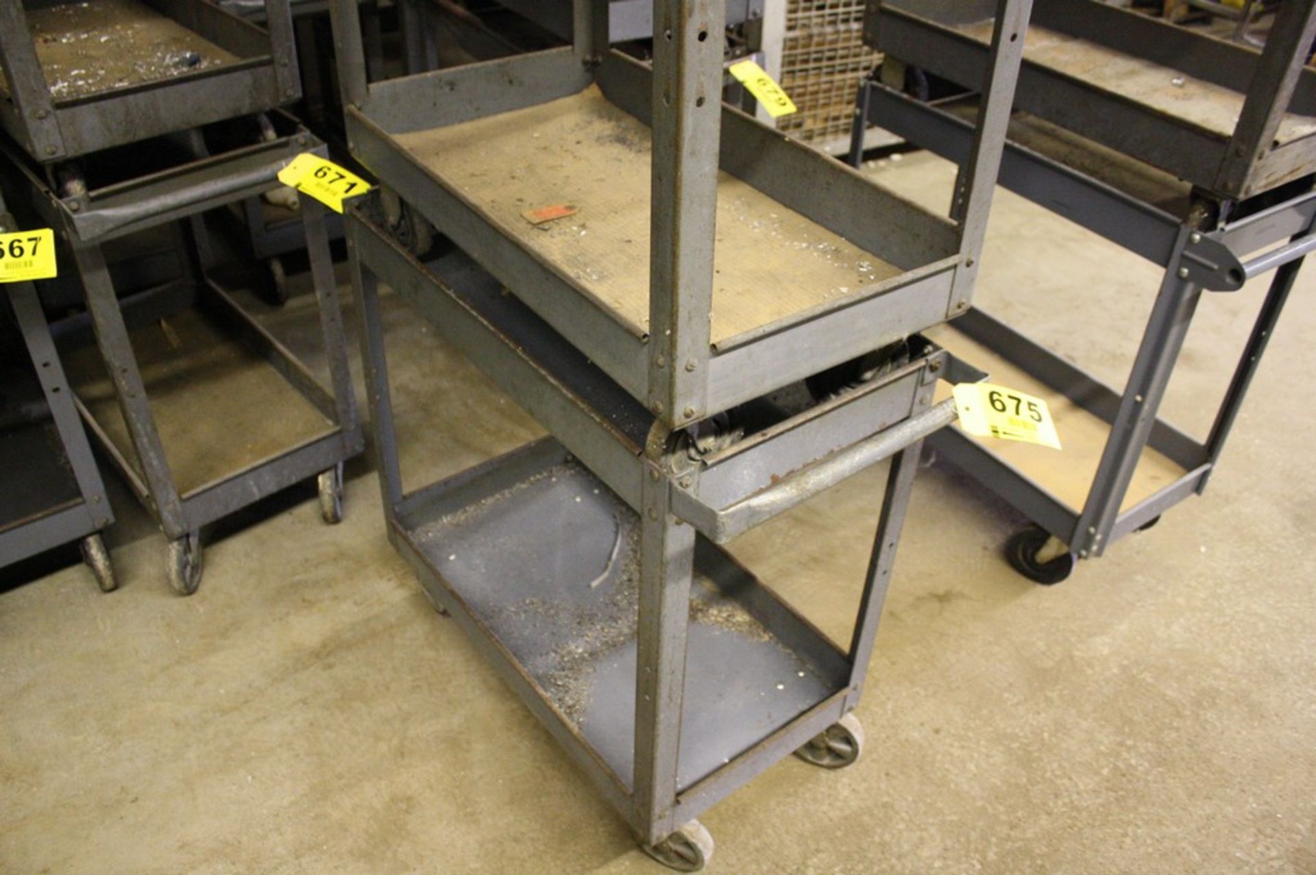 30" X 16" X 32" PORTABLE STEEL SHOP CART