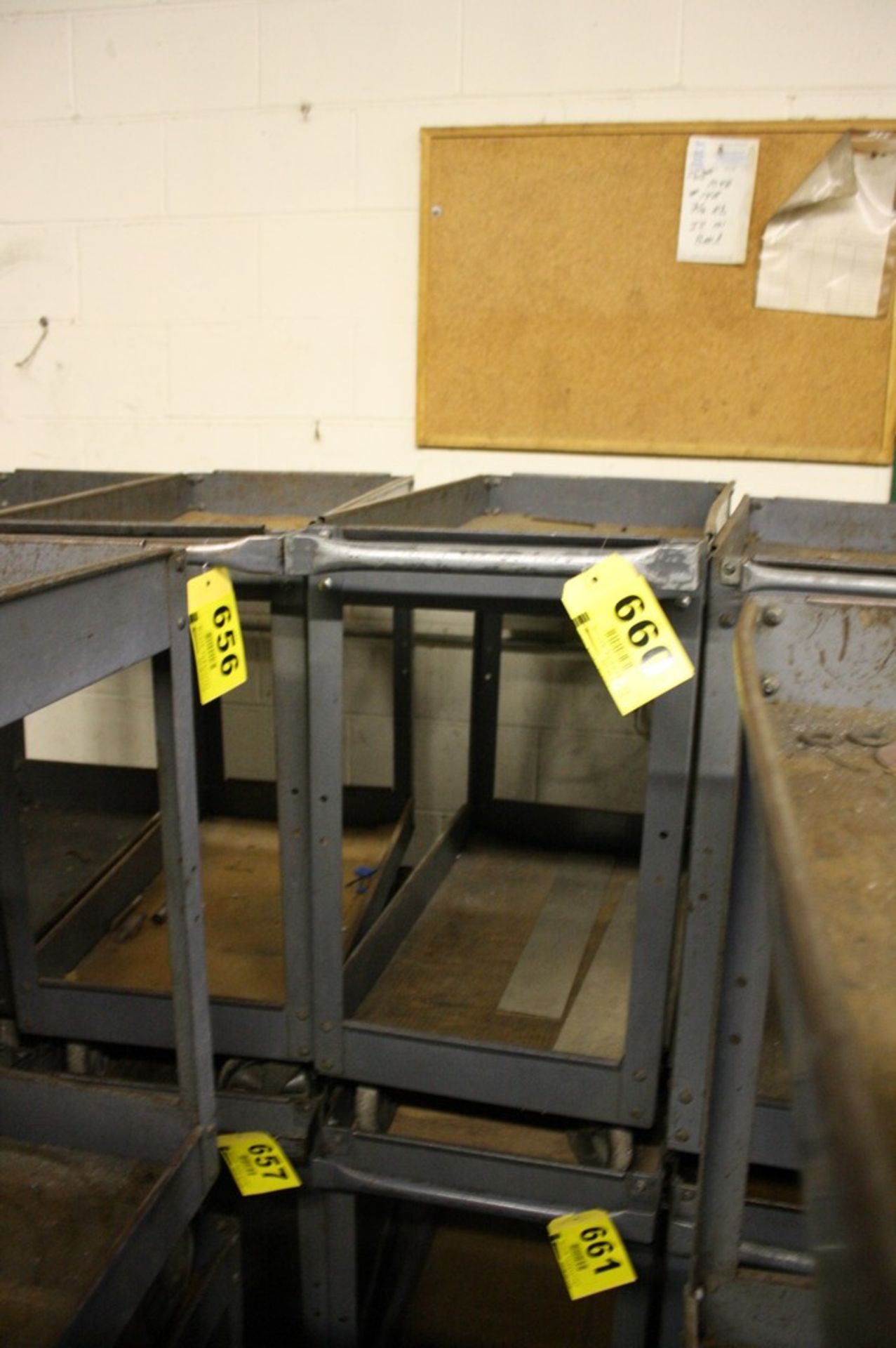 30" X 16" X 32" PORTABLE STEEL SHOP CART