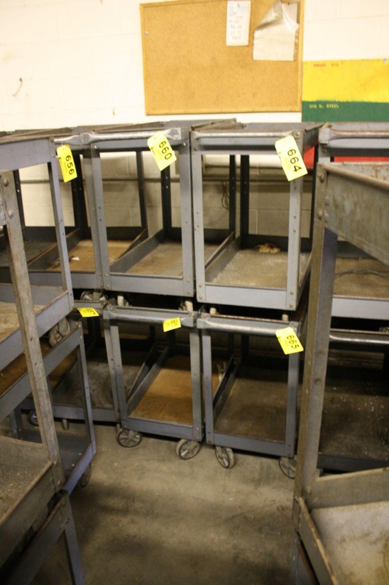 30" X 16" X 32" PORTABLE STEEL SHOP CART