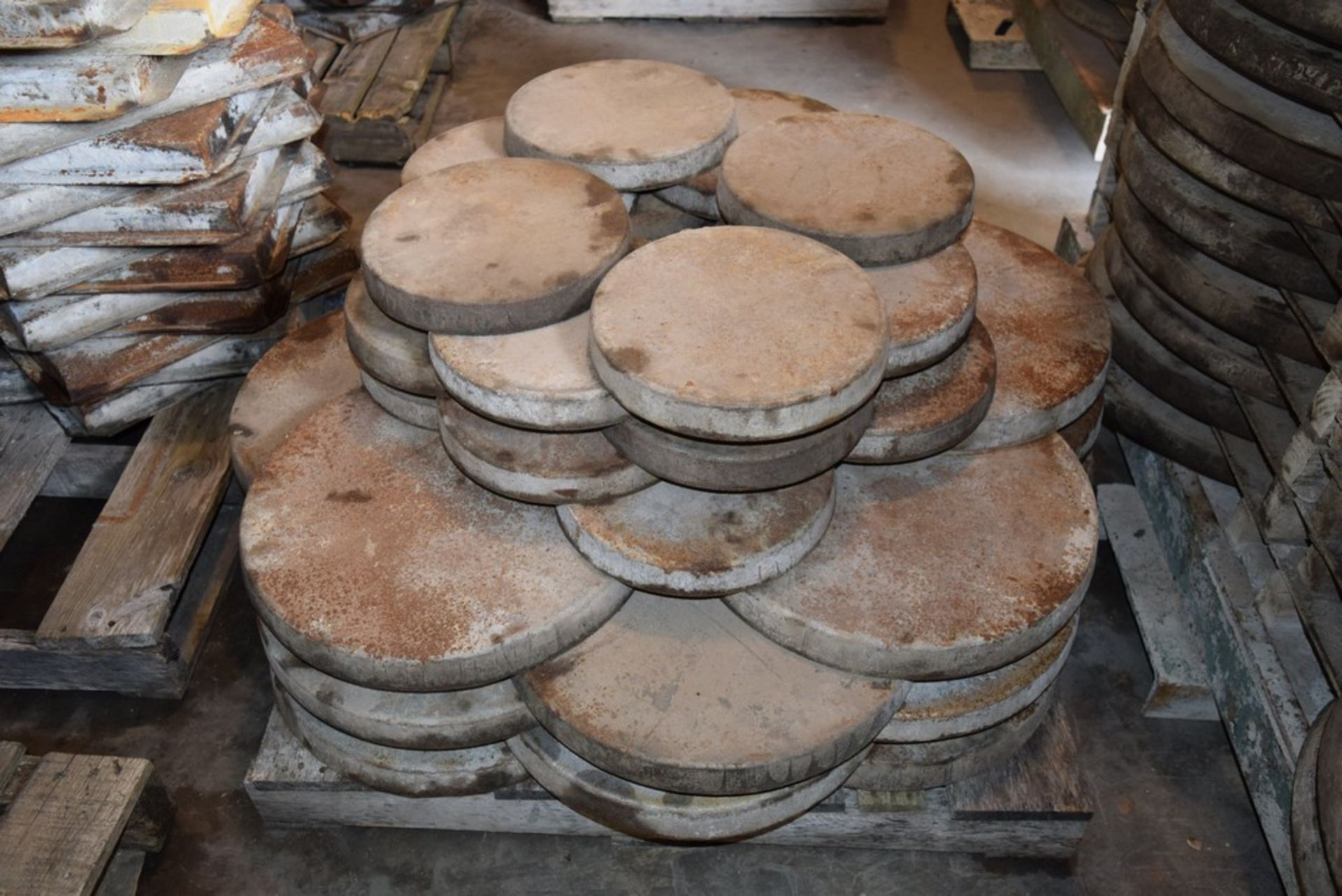 WET CAST ASSORTED PATIO MOLDS - Image 3 of 9