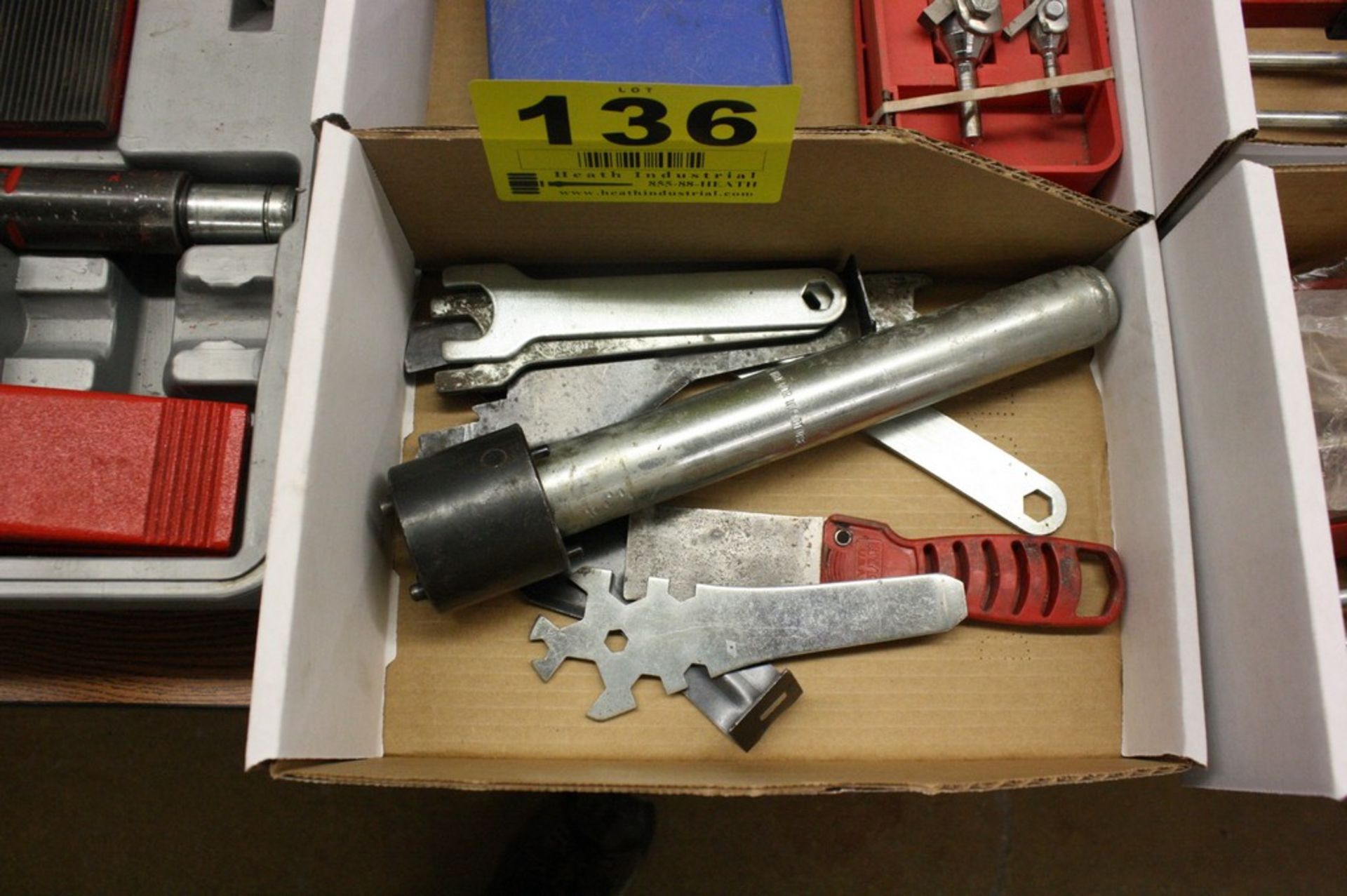 LOT: ASSORTED WINDOW & INTERIOR PULLERS