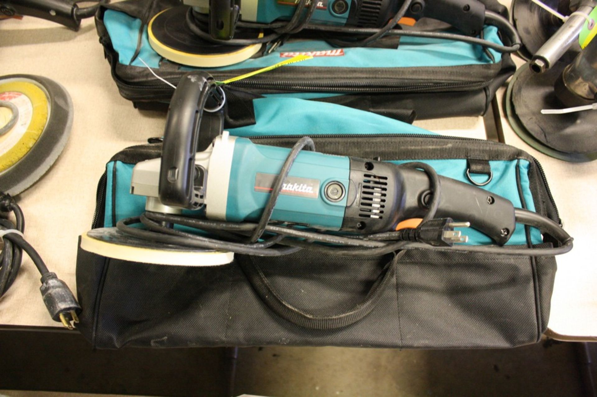 MAKITA MODEL 9227C 7” ELECTRIC POLISHER