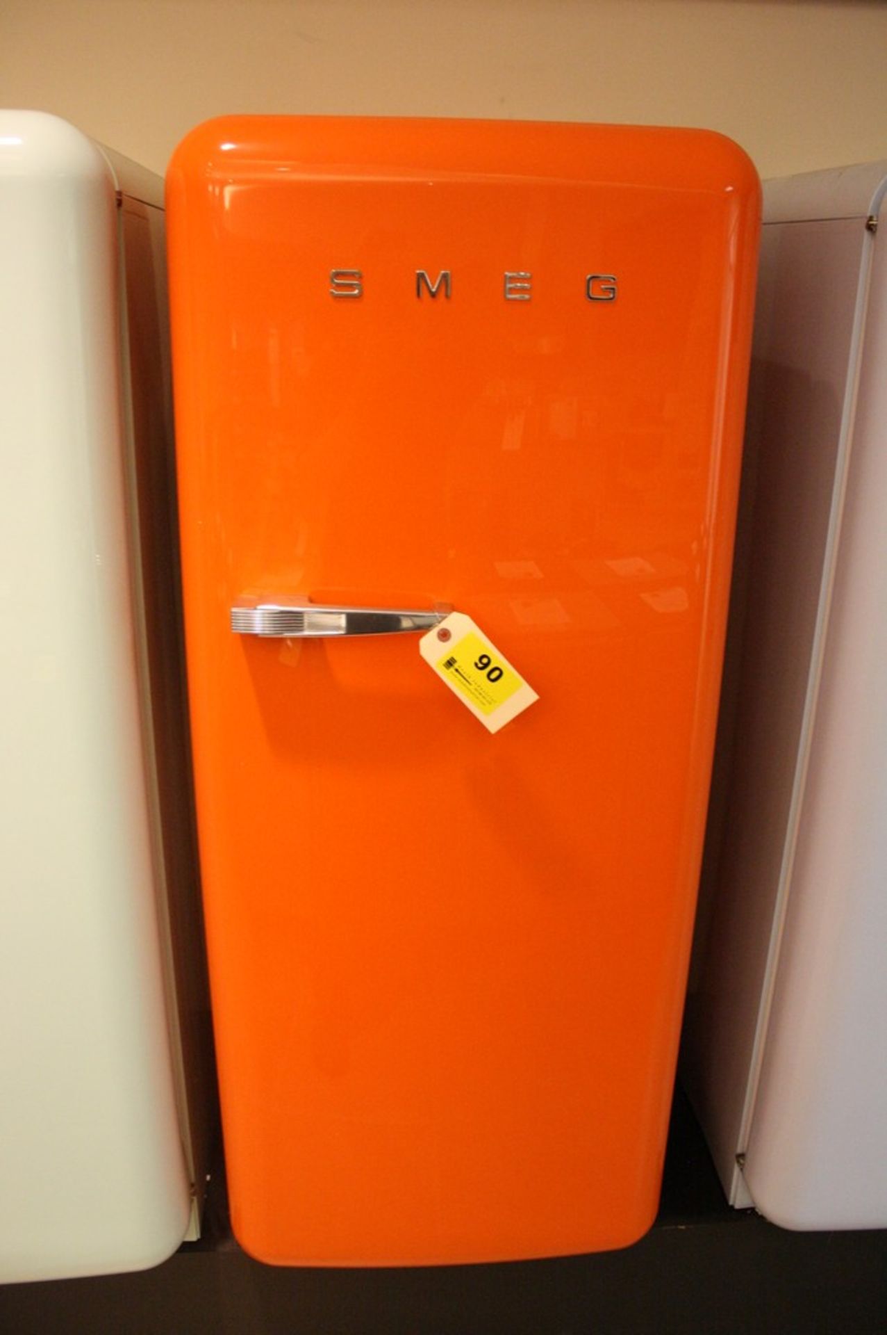 SMEG MODEL FAB28UOR 50'S STYLE TOP-FREEZER REFRIGERATOR S/N 304320125: 24" Top-Freezer