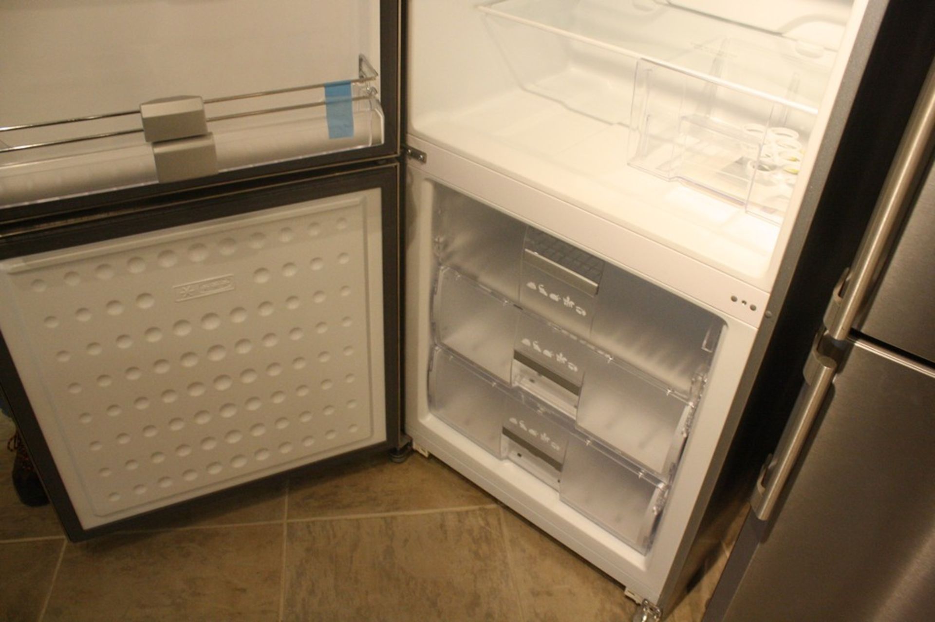 BLOMBERG MODEL BRFB1450 14.8 CU. FT. COUNTER-DEPTH BOTTOM-FREEZER REFRIGERATOR S/N 1210005102: - Image 3 of 3