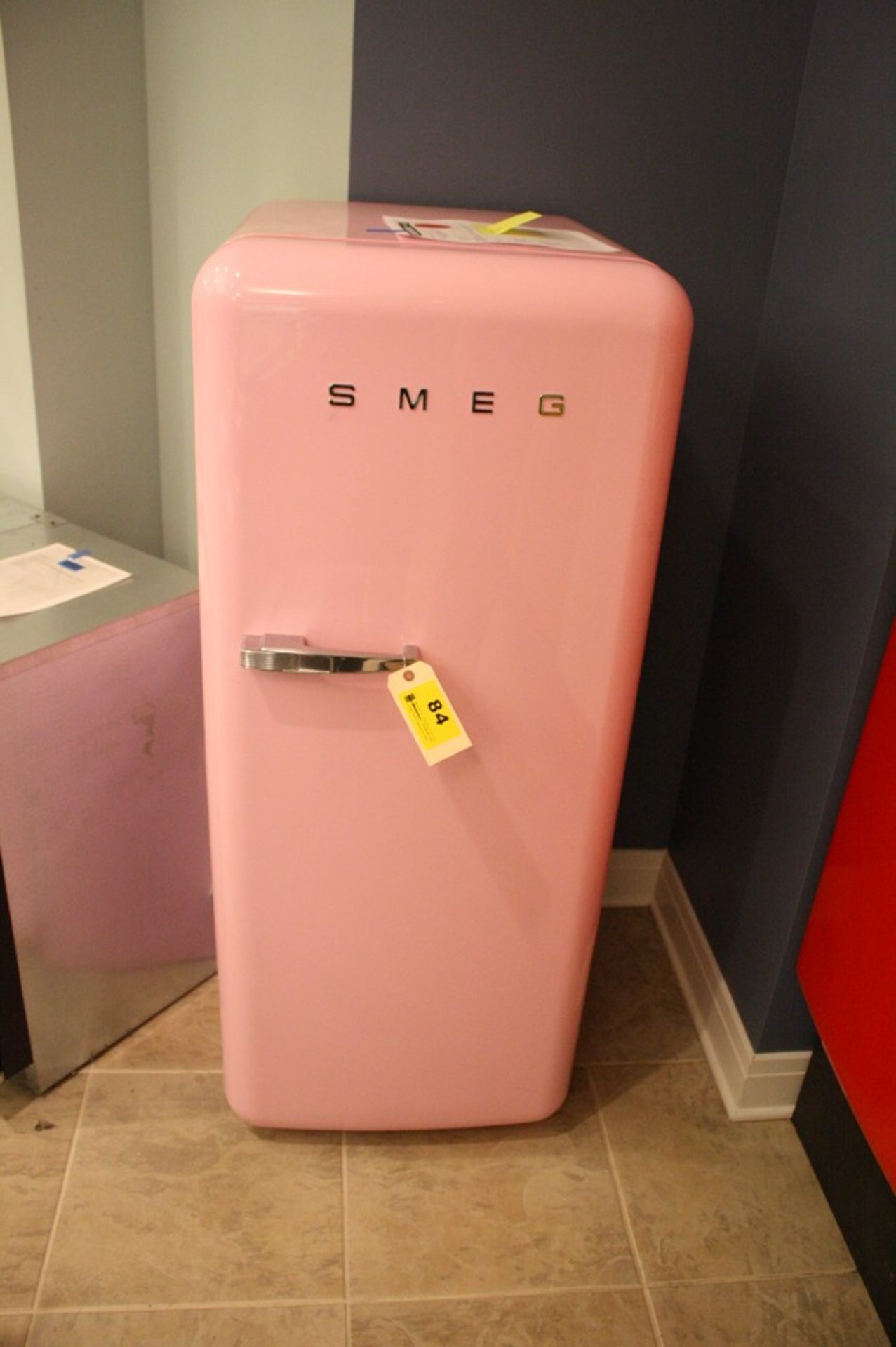 SMEG MODEL FAB28UROR 50'S STYLE TOP-FREEZER REFRIGERATOR S/N 2070300021: 24" With 9.22 Cu. Ft.