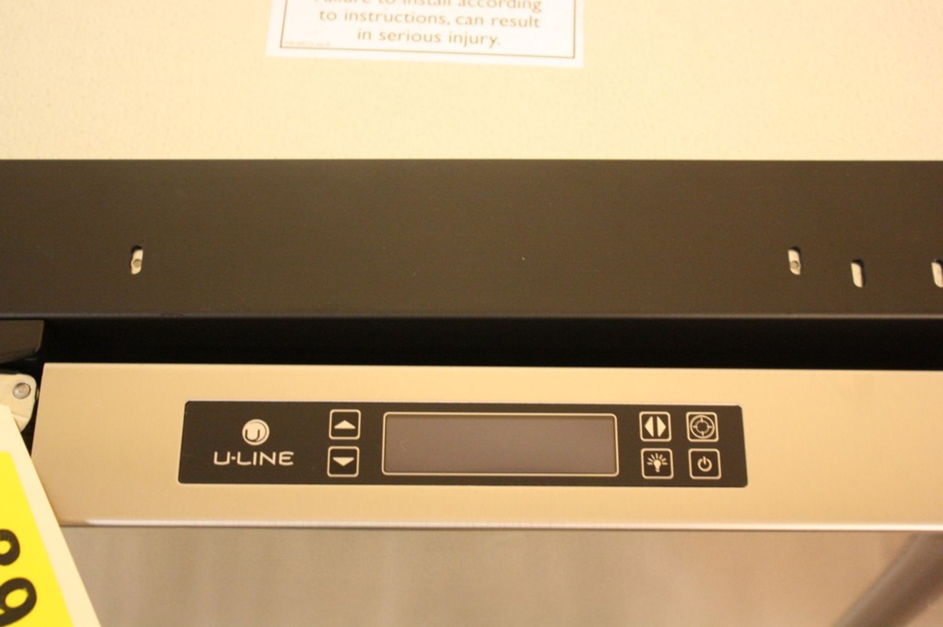 U-LINE MODEL U-3018CLRS-41A CLEAR ICE MAKER S/N 1539071080004: 3000 Series, 18 Inch Built-In Clear - Image 3 of 3